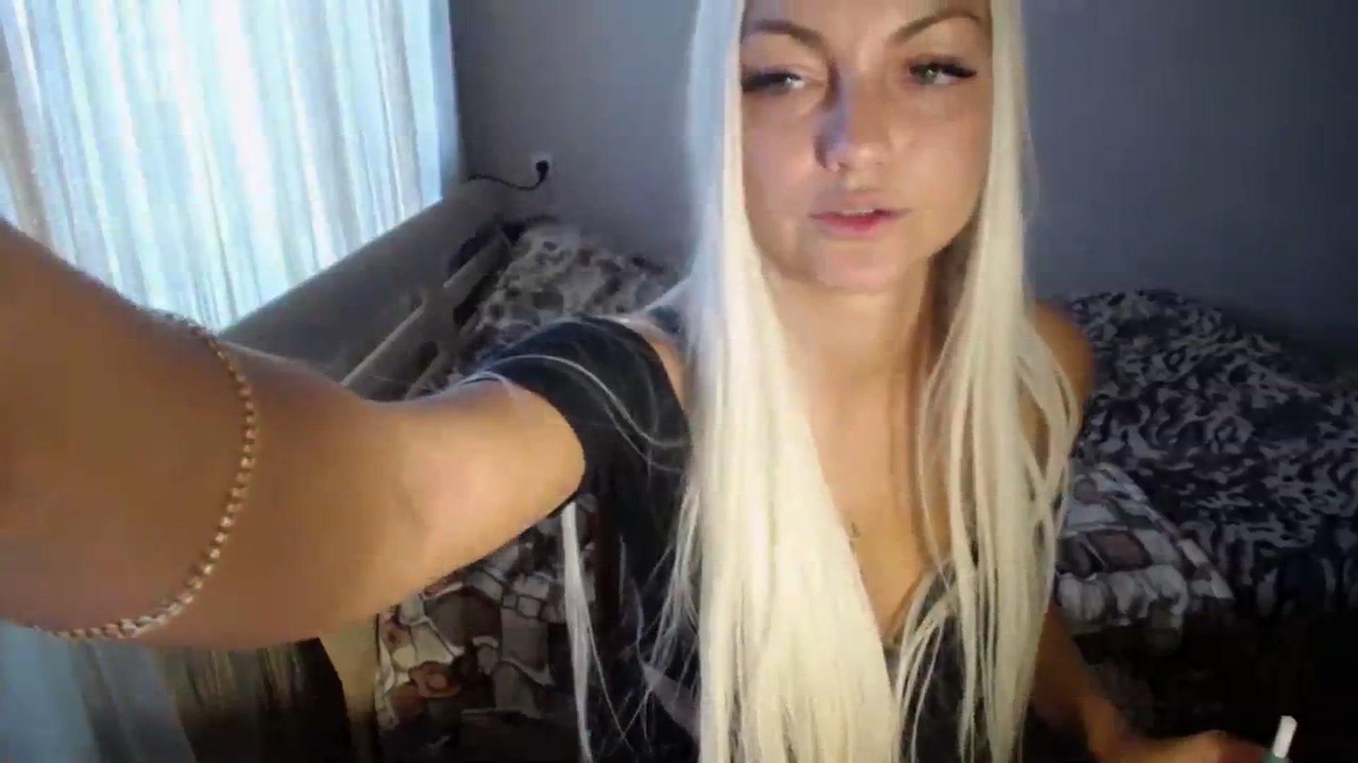 Gallery image thumbnail from AlissaMay's myfreecams stream on, 10/14/2023, 12:14 image 4 of 20