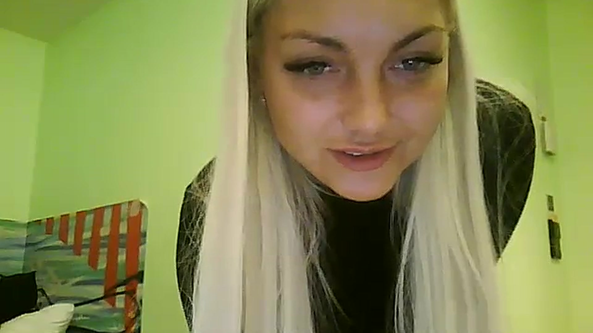 Gallery image thumbnail from AlissaMay's myfreecams stream on, 10/28/2023, 16:08 image 15 of 20