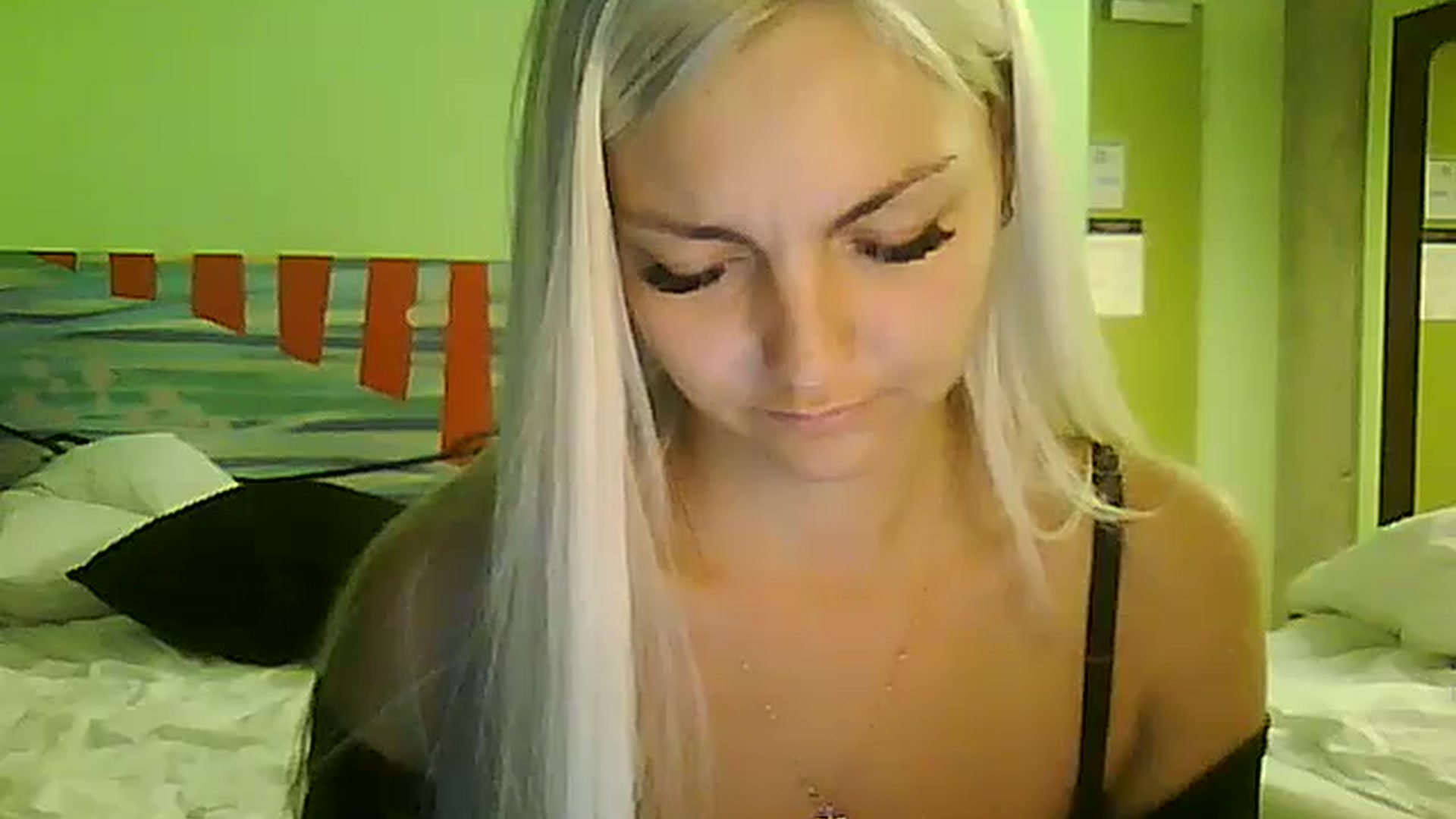 Gallery image thumbnail from AlissaMay's myfreecams stream on, 10/30/2023, 17:20 image 13 of 20
