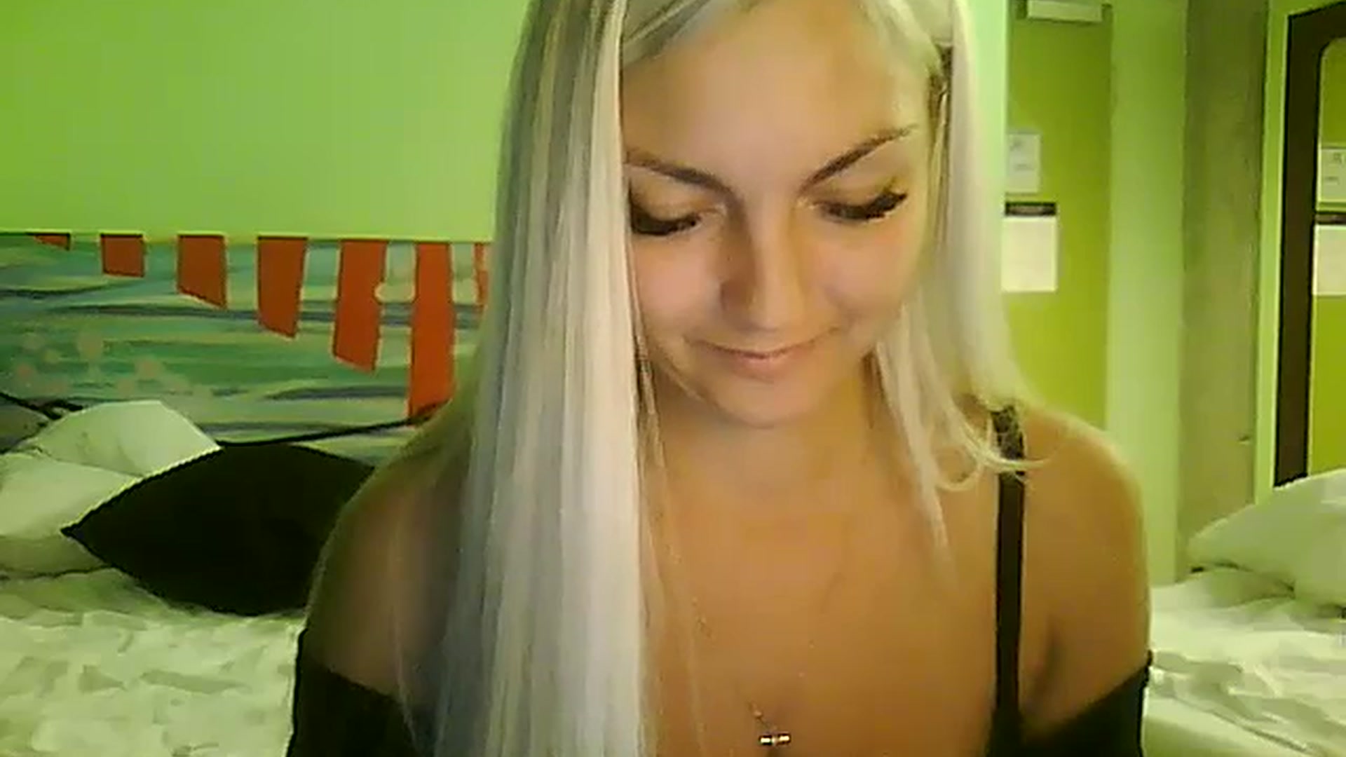 Gallery image thumbnail from AlissaMay's myfreecams stream on, 10/30/2023, 17:20 image 14 of 20