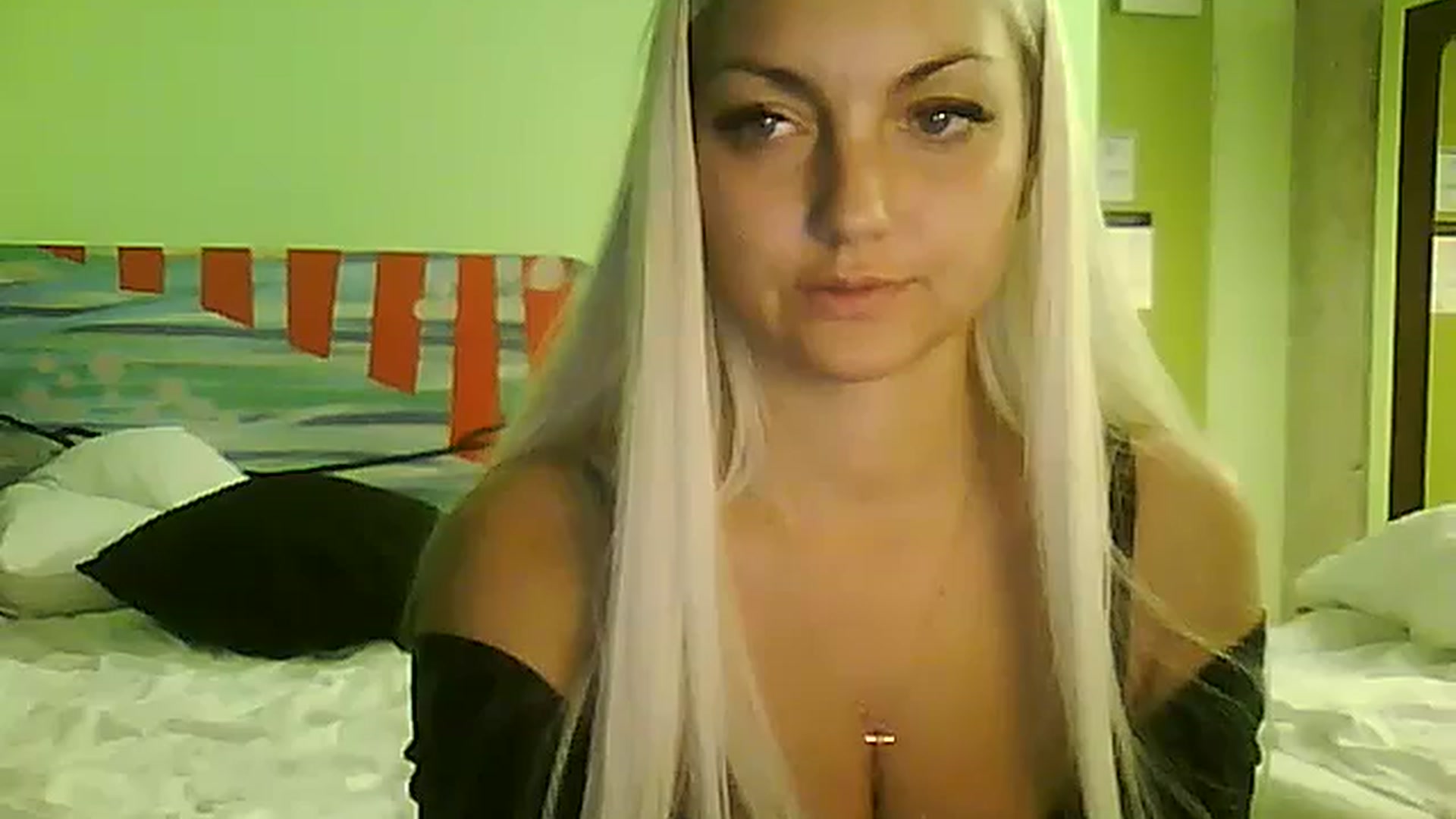 Gallery image thumbnail from AlissaMay's myfreecams stream on, 10/30/2023, 17:20 image 10 of 20