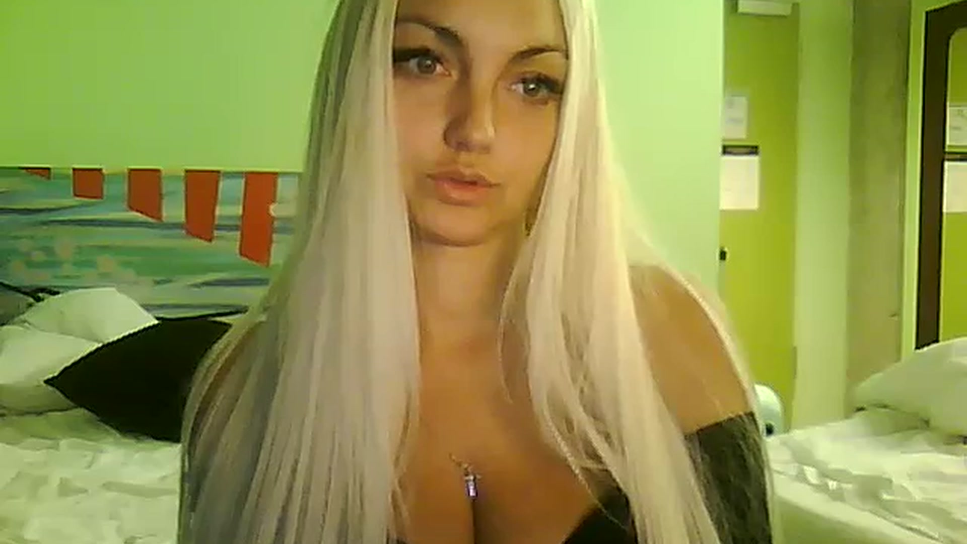 Gallery image thumbnail from AlissaMay's myfreecams stream on, 10/30/2023, 17:20 image 16 of 20