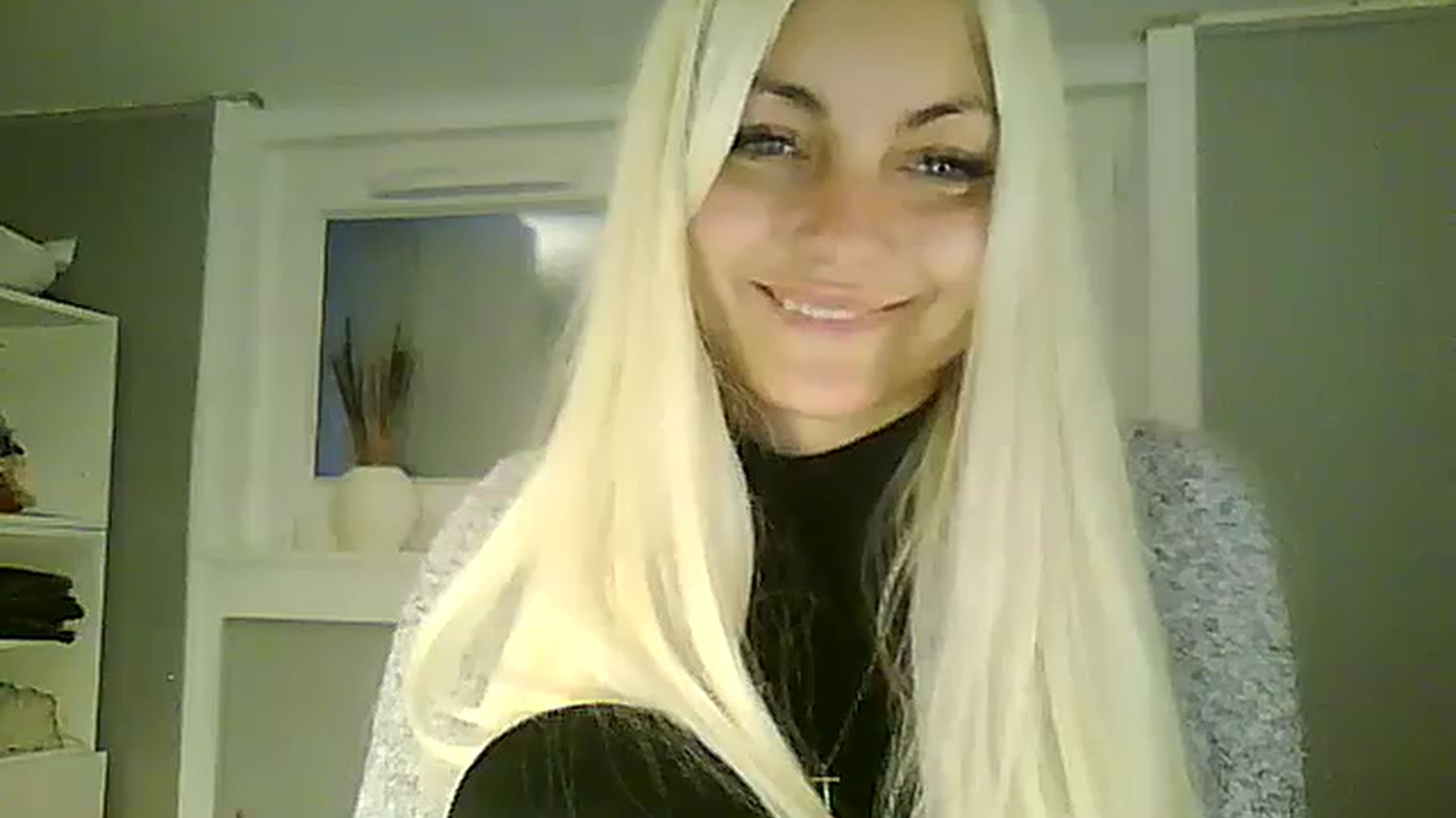 Gallery image thumbnail from AlissaMay's myfreecams stream on, 11/03/2023, 16:16 image 16 of 20