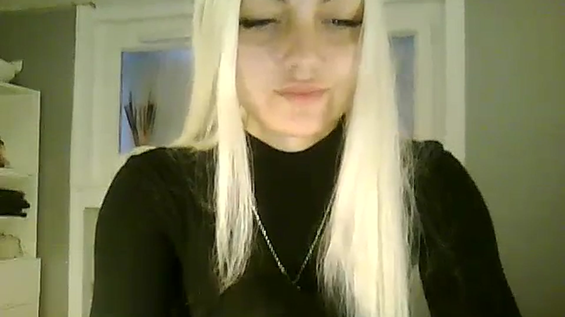 Gallery image thumbnail from AlissaMay's myfreecams stream on, 11/03/2023, 16:16 image 3 of 20