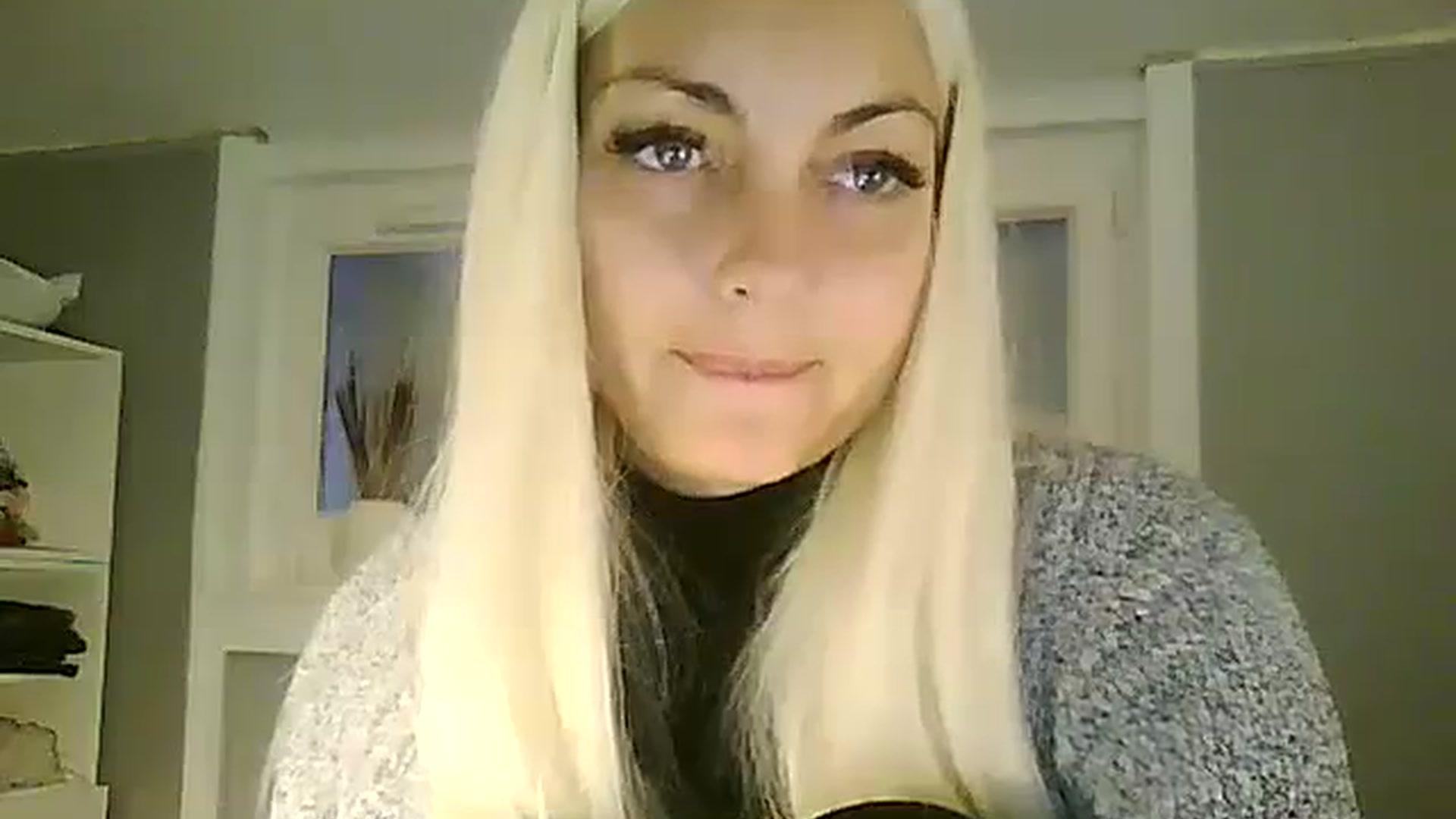 Gallery image thumbnail from AlissaMay's myfreecams stream on, 11/03/2023, 16:16 image 13 of 20