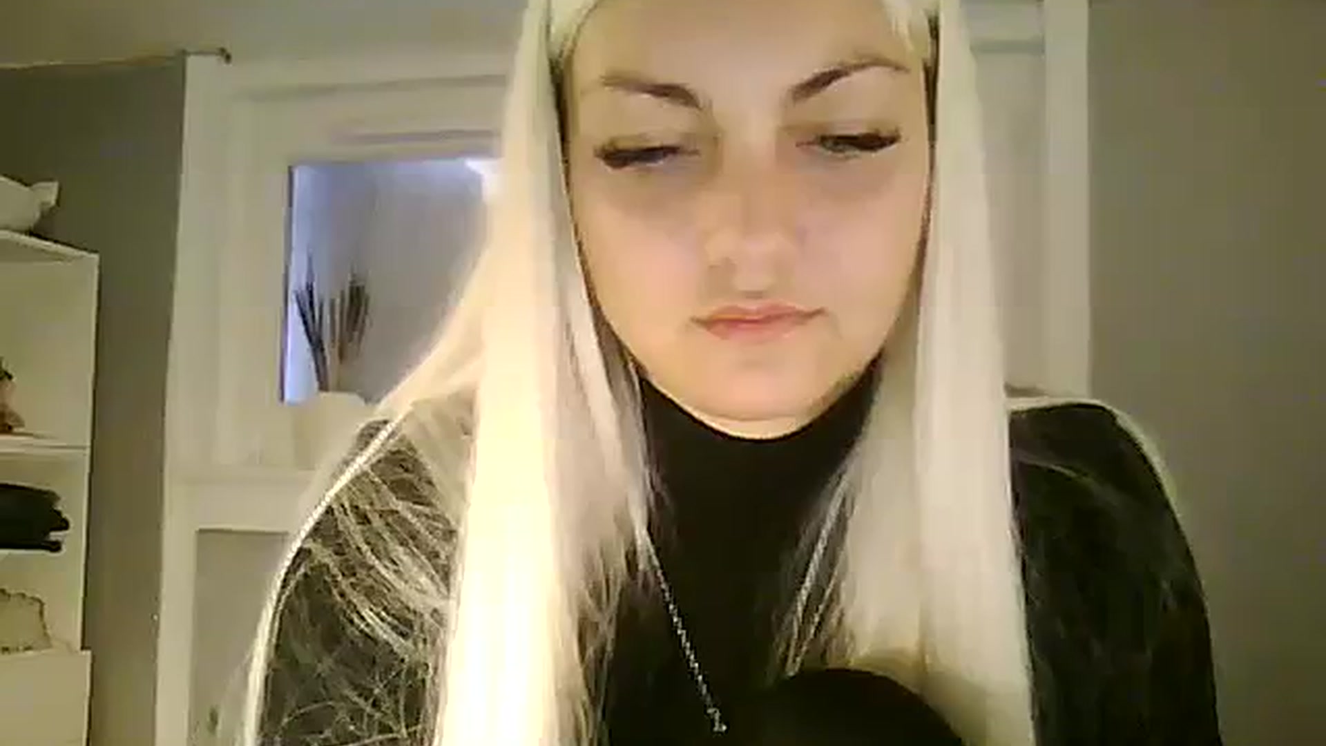 Gallery image thumbnail from AlissaMay's myfreecams stream on, 11/03/2023, 16:16 image 1 of 20