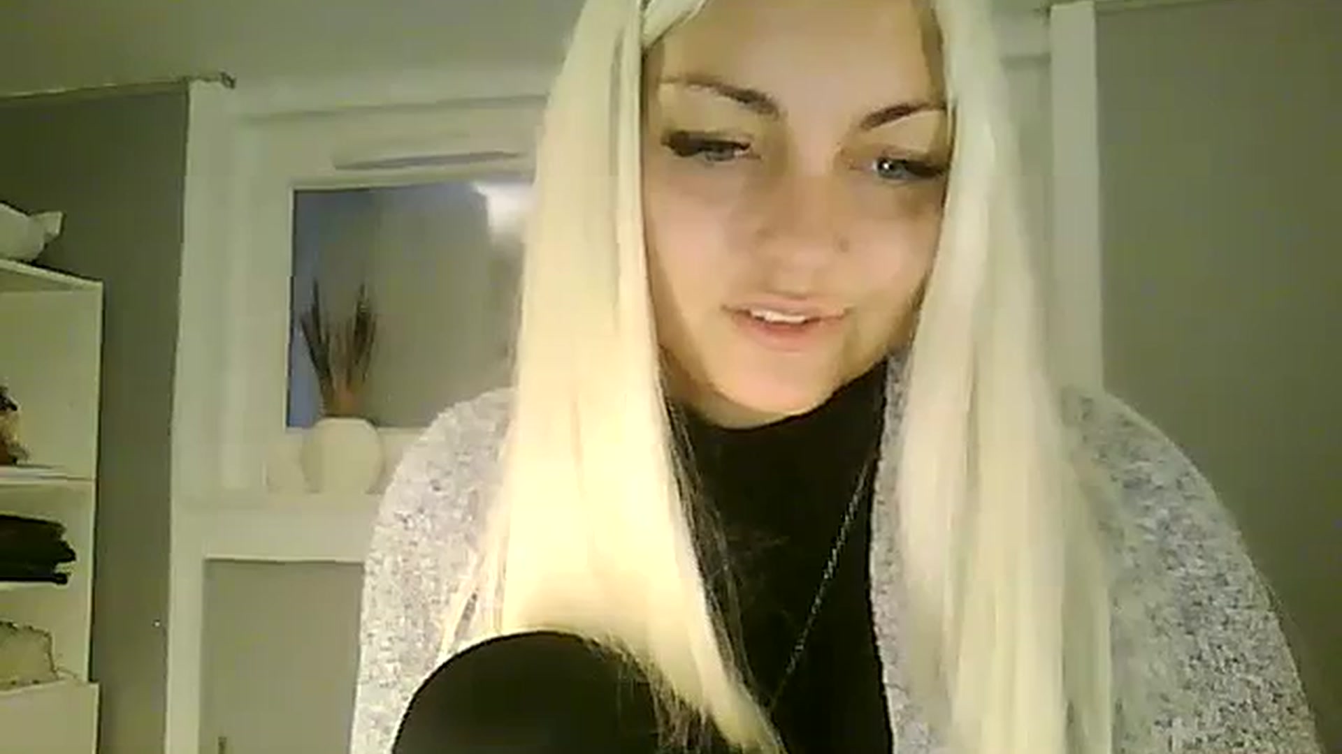 Gallery image thumbnail from AlissaMay's myfreecams stream on, 11/03/2023, 16:16 image 15 of 20
