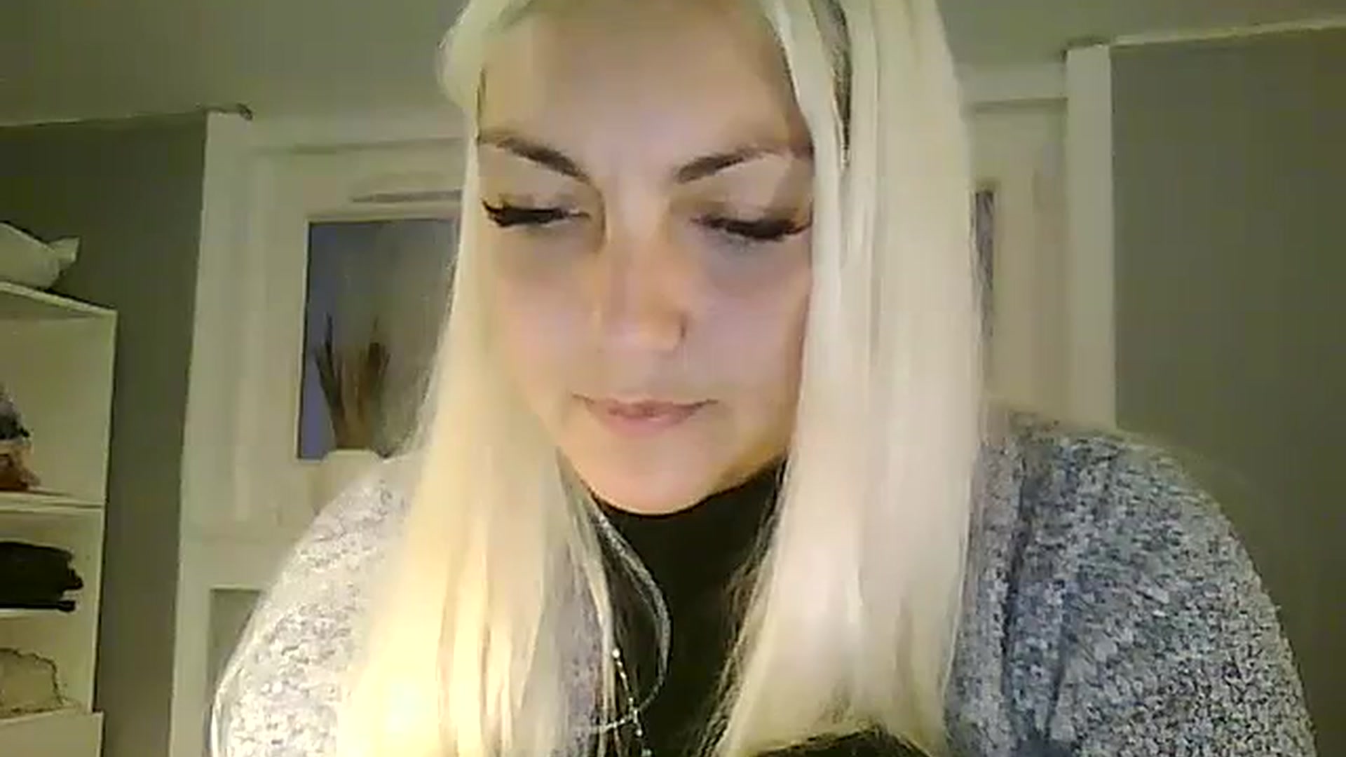 Gallery image thumbnail from AlissaMay's myfreecams stream on, 11/03/2023, 16:16 image 18 of 20