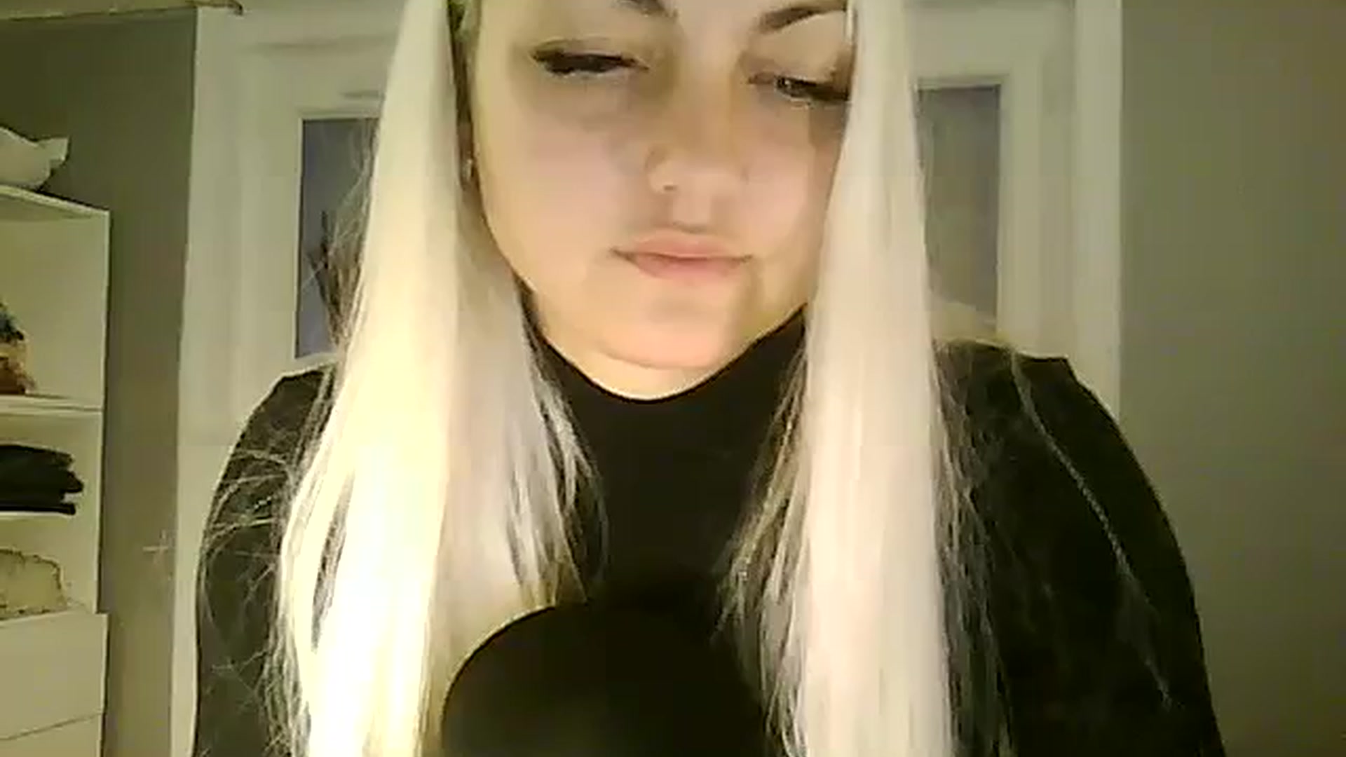 Gallery image thumbnail from AlissaMay's myfreecams stream on, 11/03/2023, 16:16 image 6 of 20