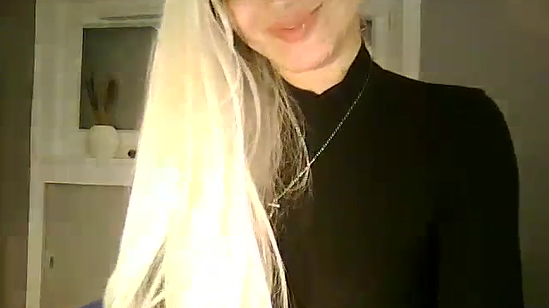 Gallery image thumbnail from AlissaMay's myfreecams stream on, 11/03/2023, 19:09 image 16 of 20