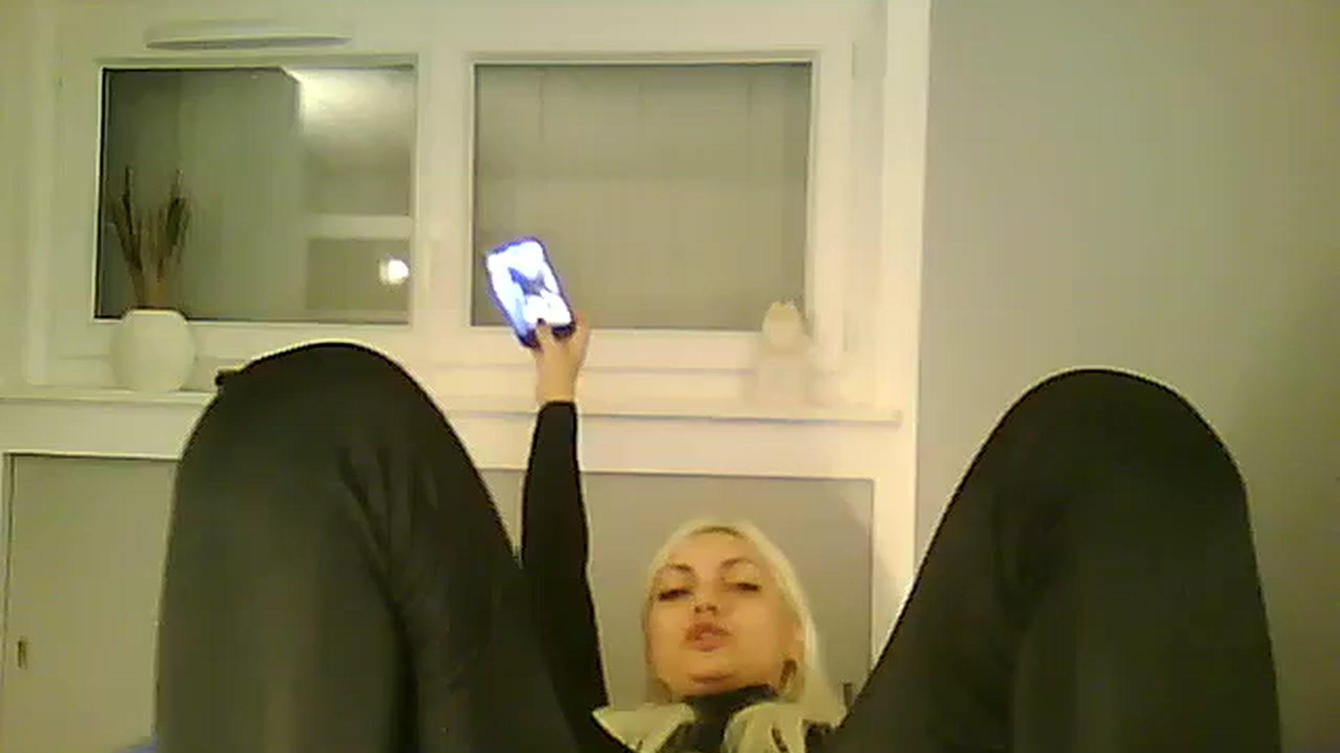Gallery image thumbnail from AlissaMay's myfreecams stream on, 11/03/2023, 20:01 image 15 of 20