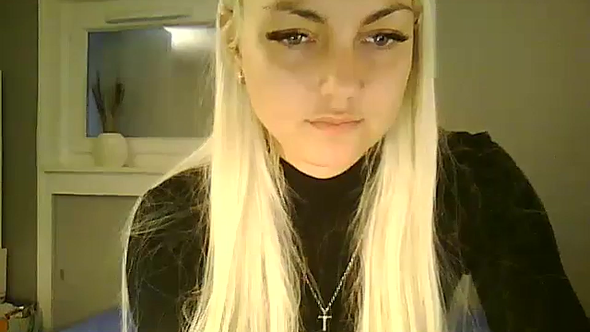 Gallery image thumbnail from AlissaMay's myfreecams stream on, 11/04/2023, 15:12 image 9 of 20
