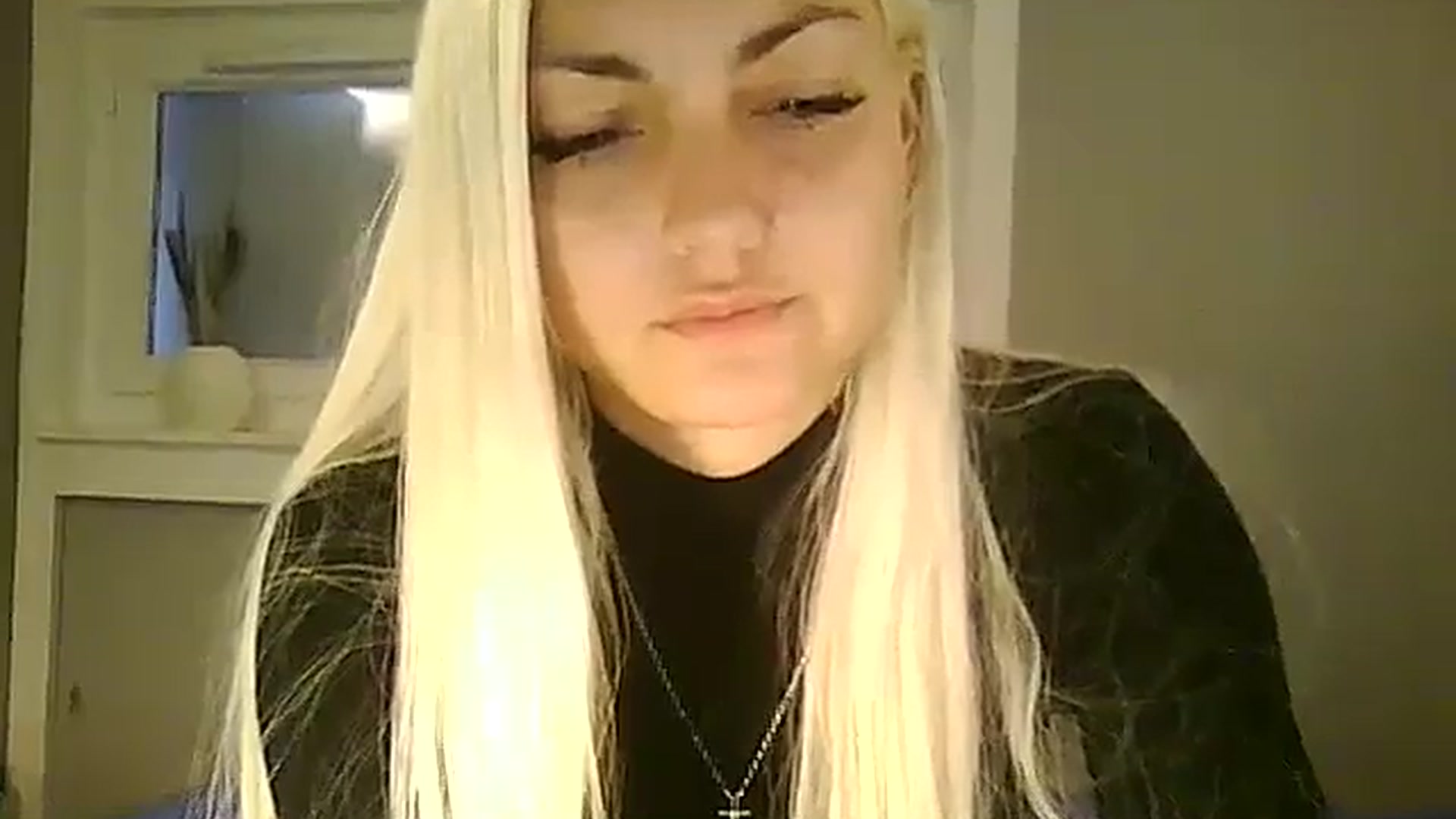 Gallery image thumbnail from AlissaMay's myfreecams stream on, 11/04/2023, 15:12 image 2 of 20