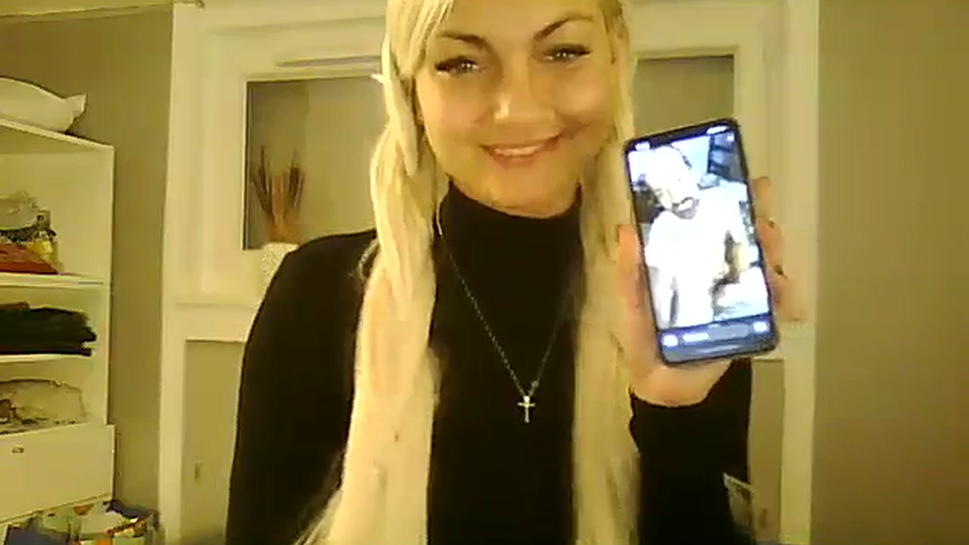 Gallery image thumbnail from AlissaMay's myfreecams stream on, 11/04/2023, 17:21 image 2 of 20