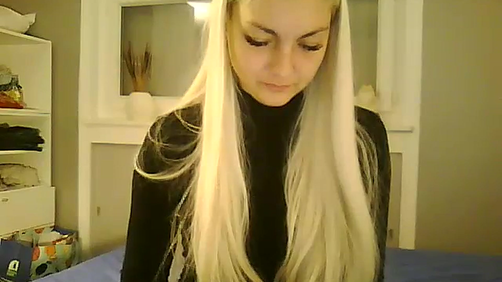 Gallery image thumbnail from AlissaMay's myfreecams stream on, 11/04/2023, 18:09 image 5 of 20
