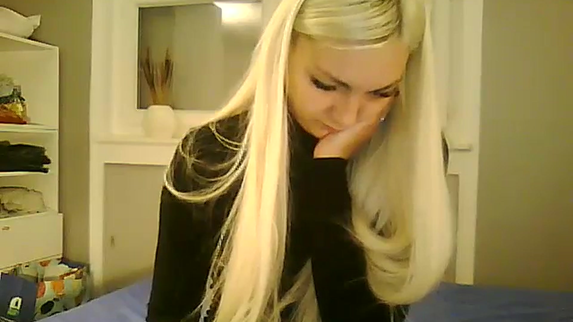 Gallery image thumbnail from AlissaMay's myfreecams stream on, 11/04/2023, 18:09 image 4 of 20