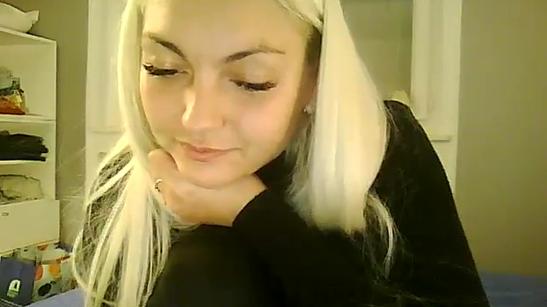 Gallery image thumbnail from AlissaMay's myfreecams stream on, 11/04/2023, 18:09 image 10 of 20