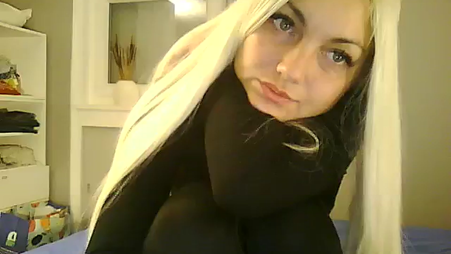 Gallery image thumbnail from AlissaMay's myfreecams stream on, 11/04/2023, 18:09 image 16 of 20