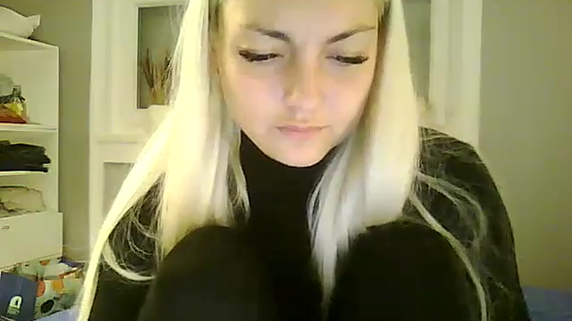 Gallery image thumbnail from AlissaMay's myfreecams stream on, 11/04/2023, 18:09 image 6 of 20