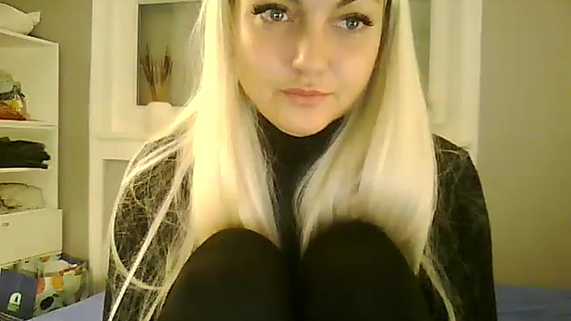 Gallery image thumbnail from AlissaMay's myfreecams stream on, 11/04/2023, 18:09 image 13 of 20