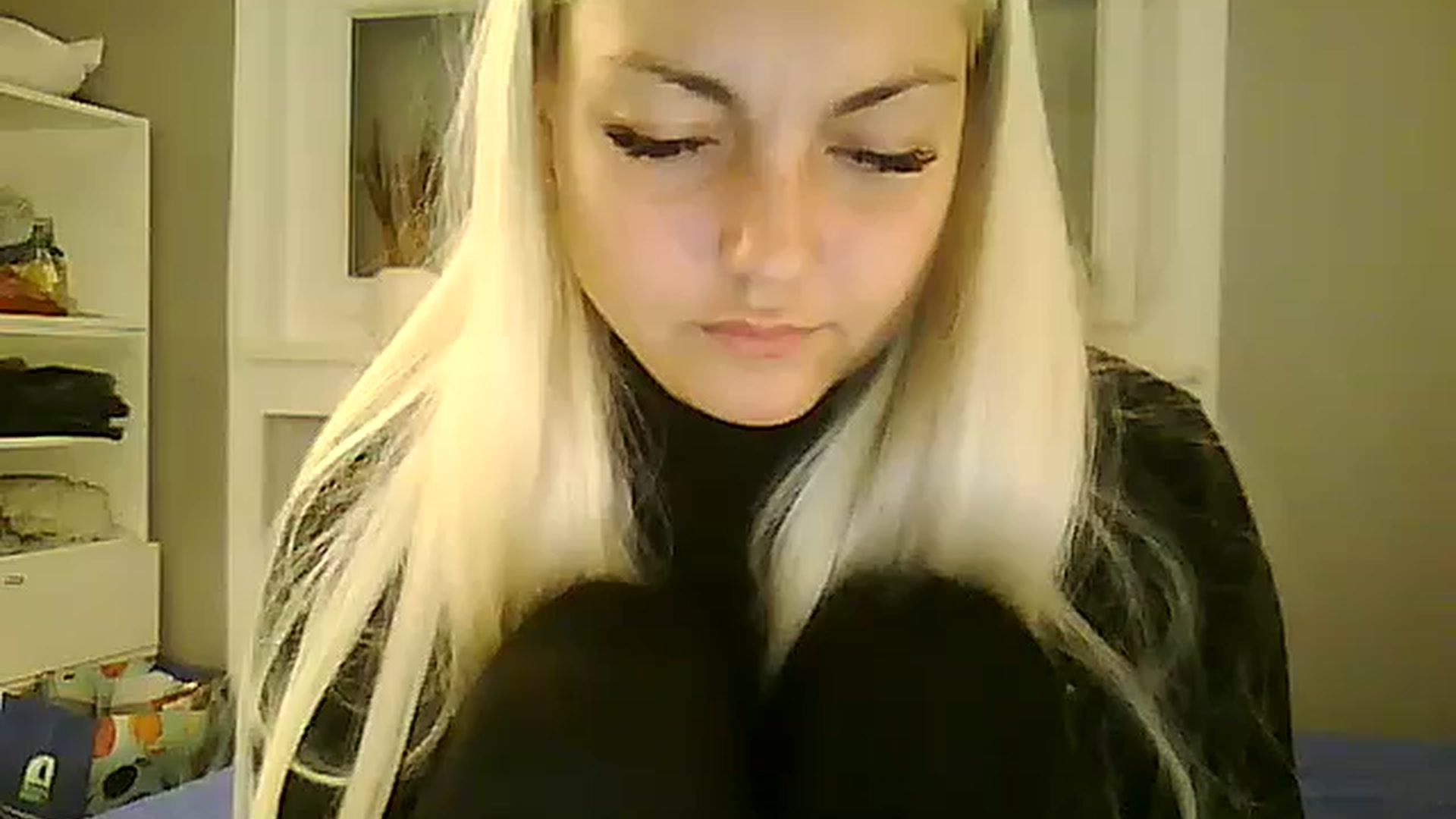 Gallery image thumbnail from AlissaMay's myfreecams stream on, 11/04/2023, 18:09 image 8 of 20