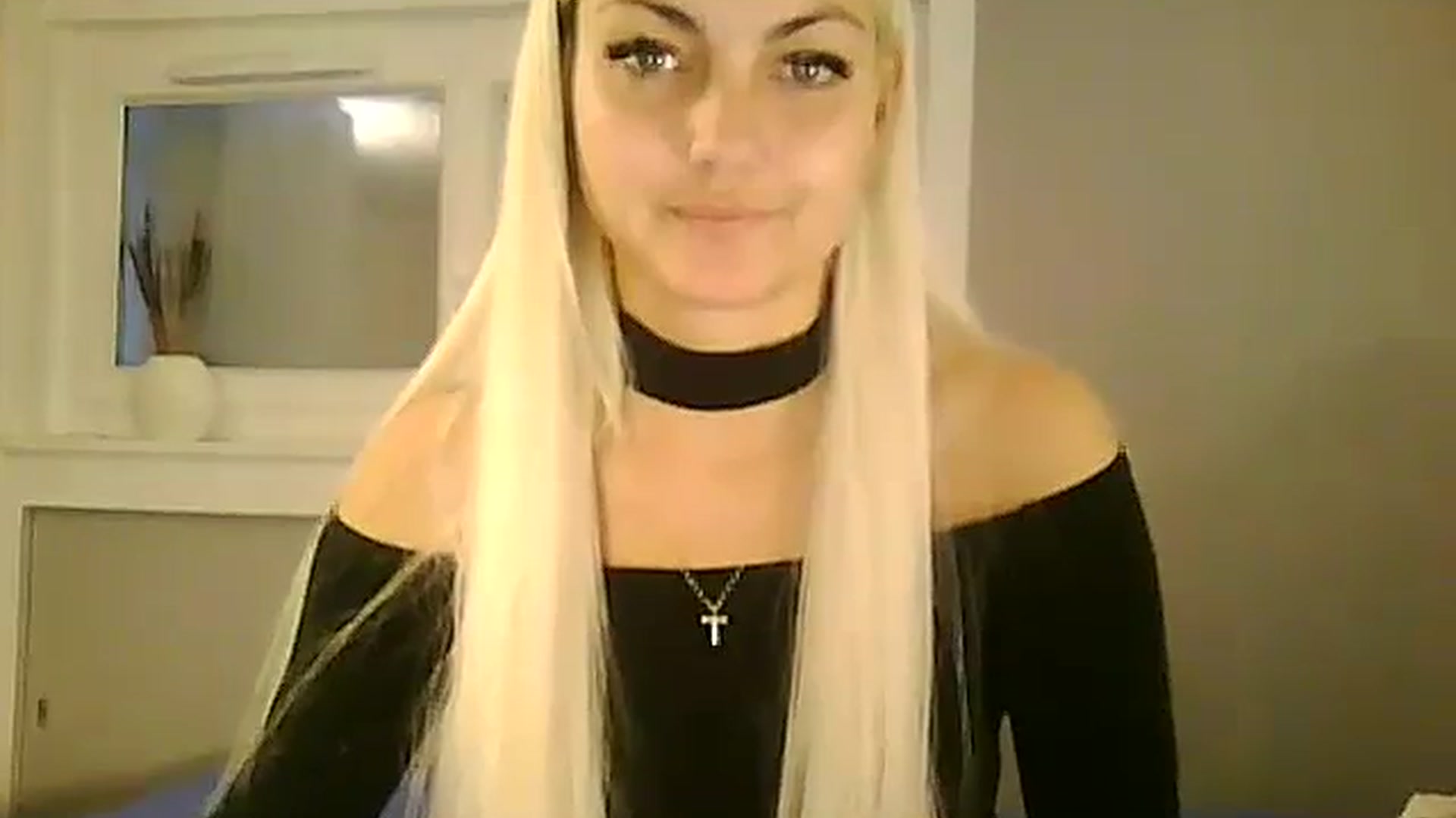 Gallery image thumbnail from AlissaMay's myfreecams stream on, 11/07/2023, 16:02 image 7 of 20