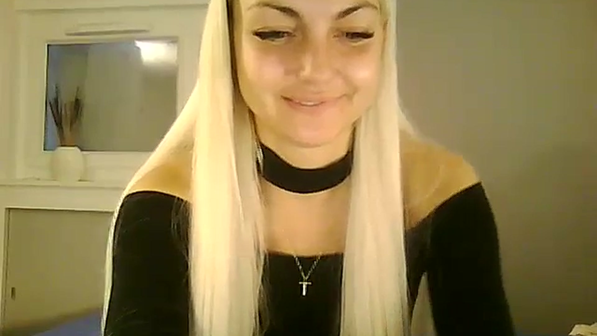 Gallery image thumbnail from AlissaMay's myfreecams stream on, 11/07/2023, 16:02 image 14 of 20