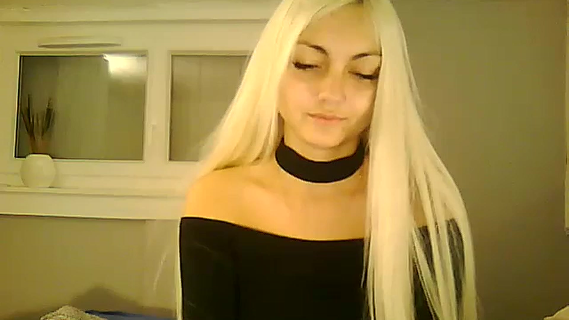 Gallery image thumbnail from AlissaMay's myfreecams stream on, 11/07/2023, 16:53 image 14 of 20