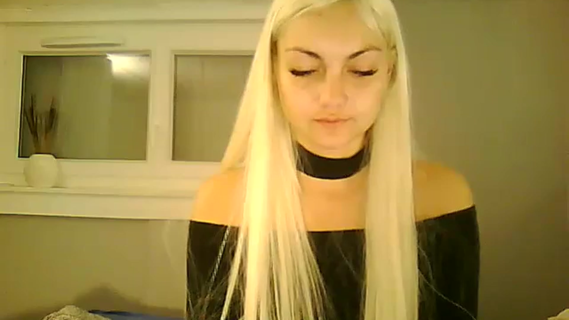 Gallery image thumbnail from AlissaMay's myfreecams stream on, 11/07/2023, 16:53 image 9 of 20