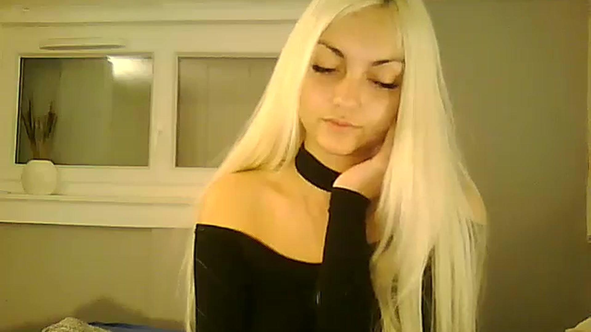 Gallery image thumbnail from AlissaMay's myfreecams stream on, 11/07/2023, 16:53 image 15 of 20