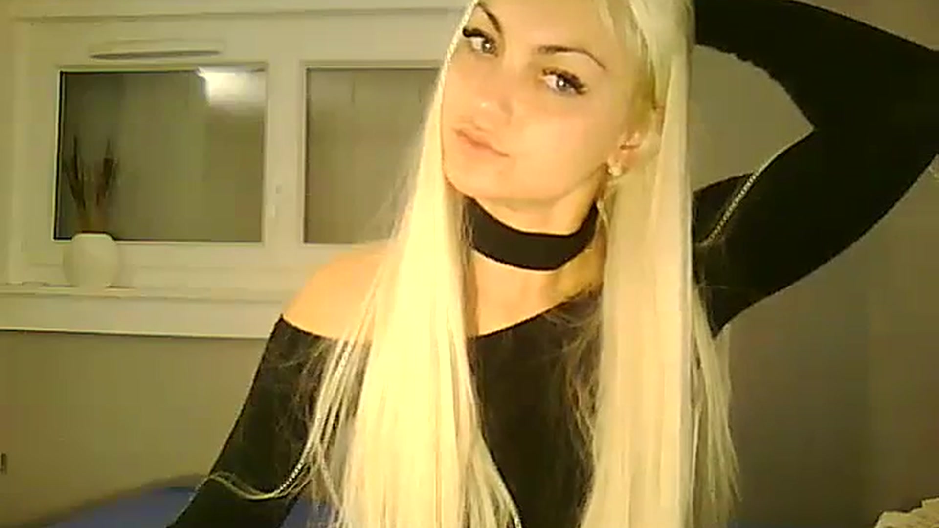 Gallery image thumbnail from AlissaMay's myfreecams stream on, 11/07/2023, 17:44 image 11 of 20