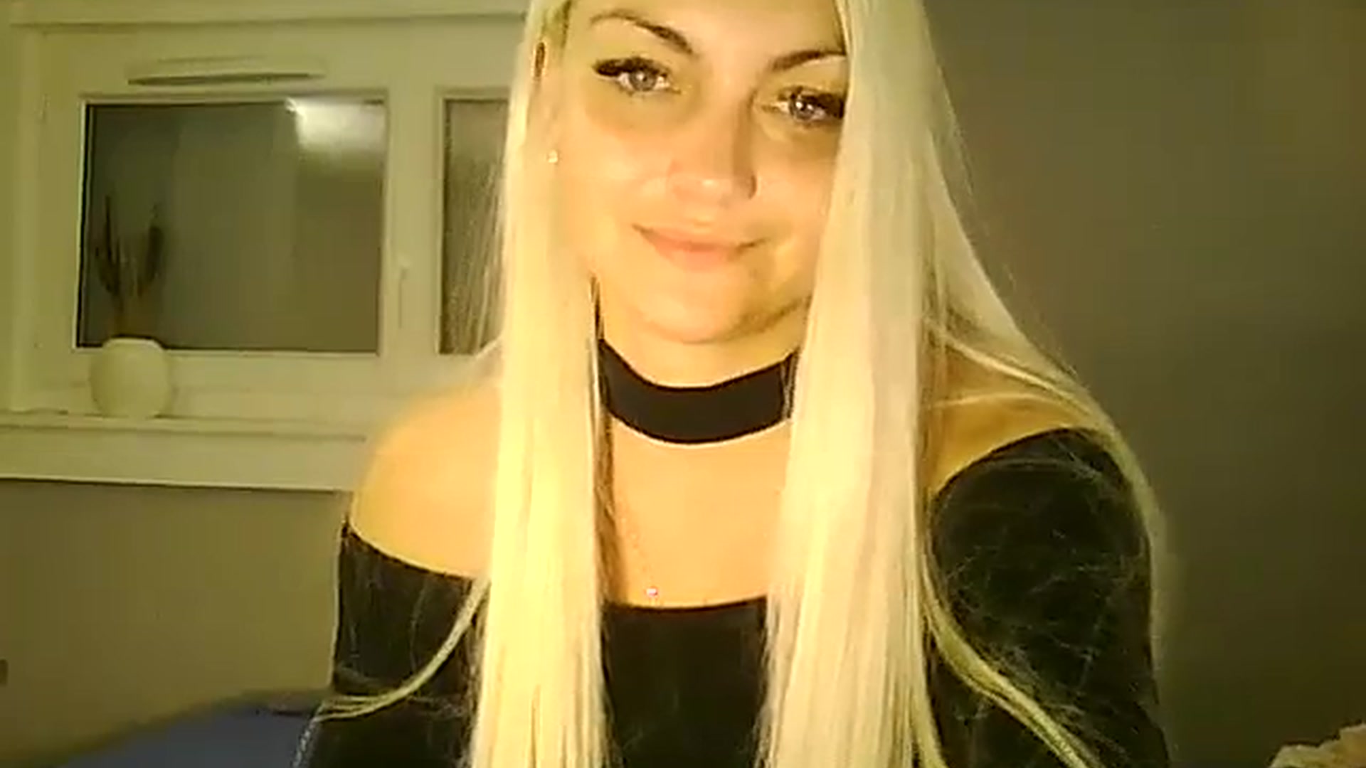 Gallery image thumbnail from AlissaMay's myfreecams stream on, 11/07/2023, 17:44 image 3 of 20