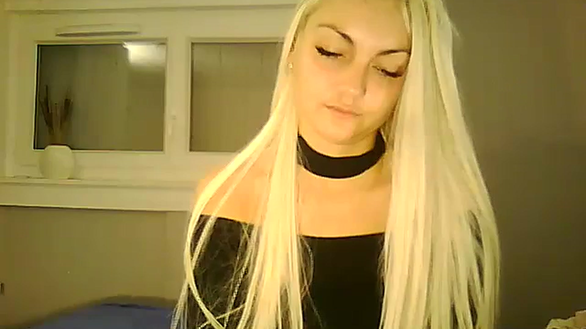 Gallery image thumbnail from AlissaMay's myfreecams stream on, 11/07/2023, 17:44 image 8 of 20