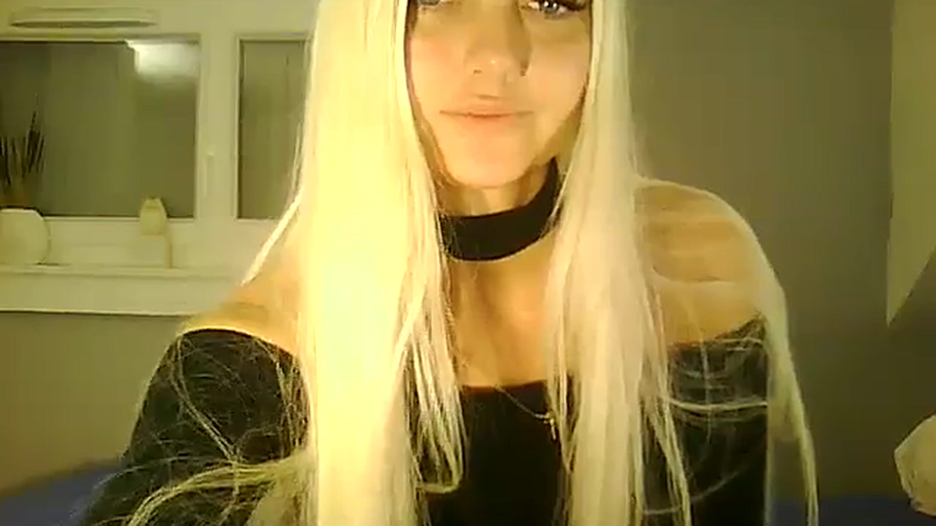 Gallery image thumbnail from AlissaMay's myfreecams stream on, 11/08/2023, 16:55 image 2 of 20