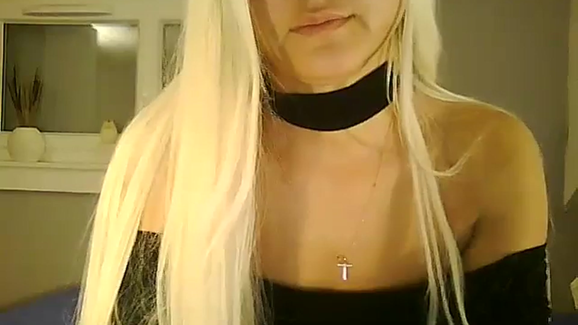 Gallery image thumbnail from AlissaMay's myfreecams stream on, 11/08/2023, 17:29 image 5 of 20