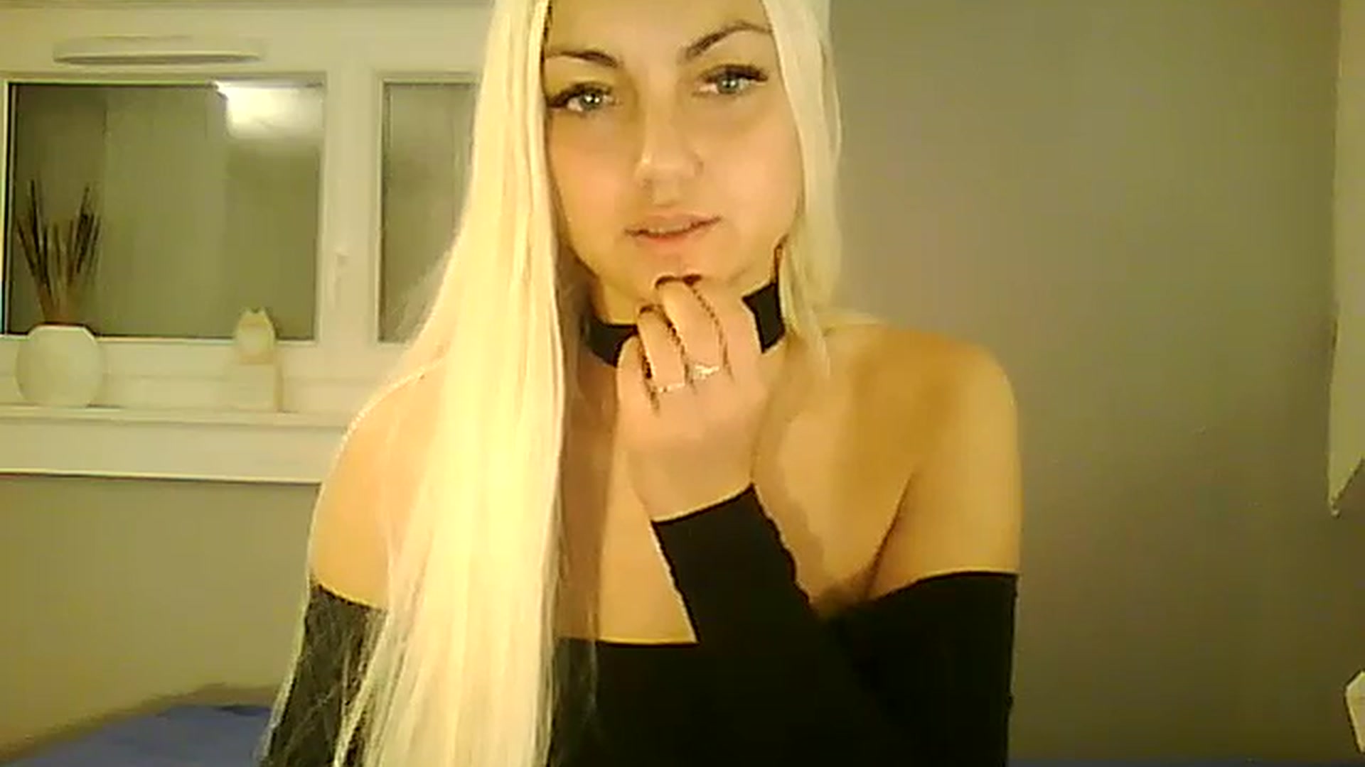 Gallery image thumbnail from AlissaMay's myfreecams stream on, 11/08/2023, 17:29 image 17 of 20