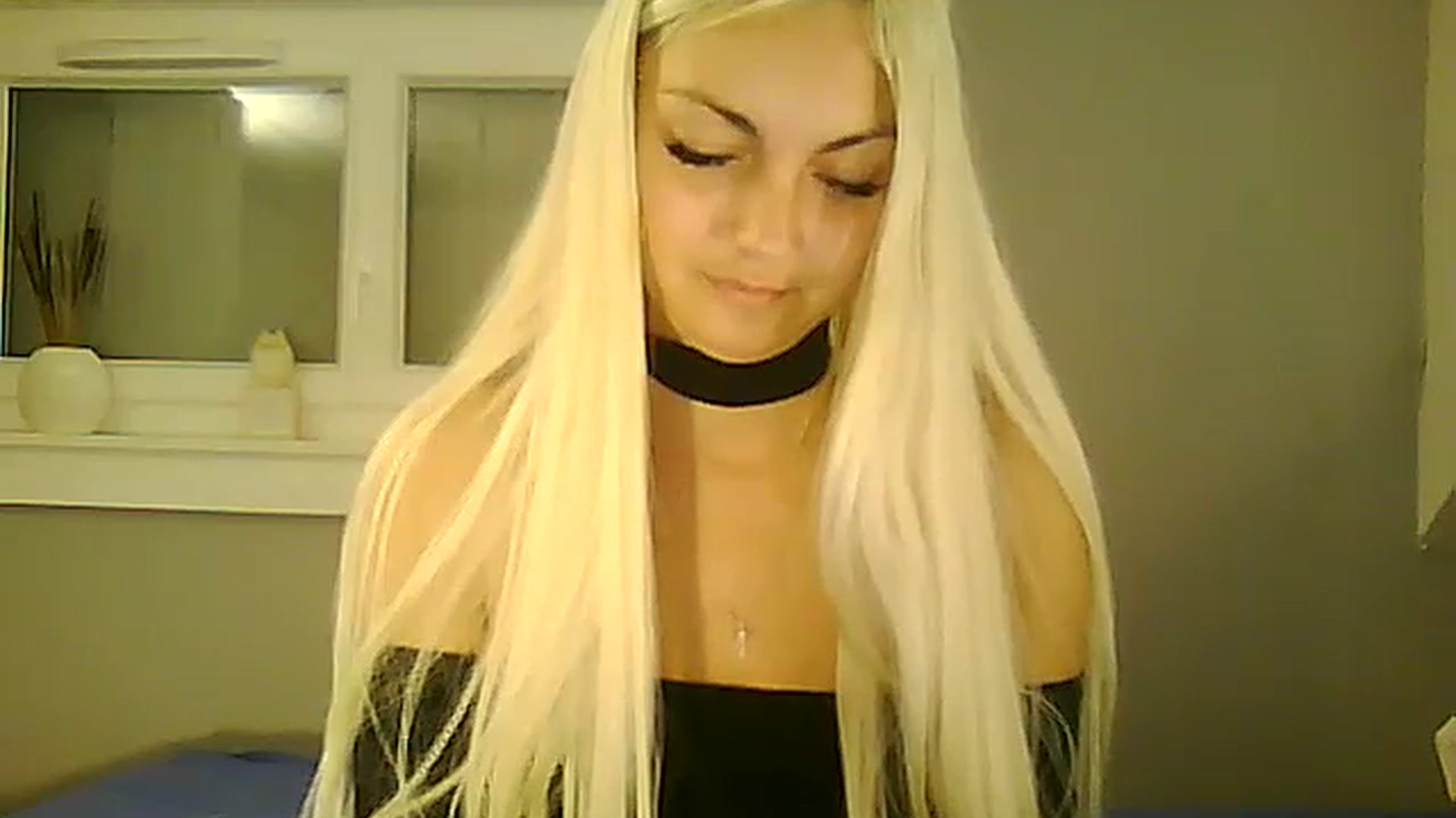 Gallery image thumbnail from AlissaMay's myfreecams stream on, 11/08/2023, 17:29 image 12 of 20