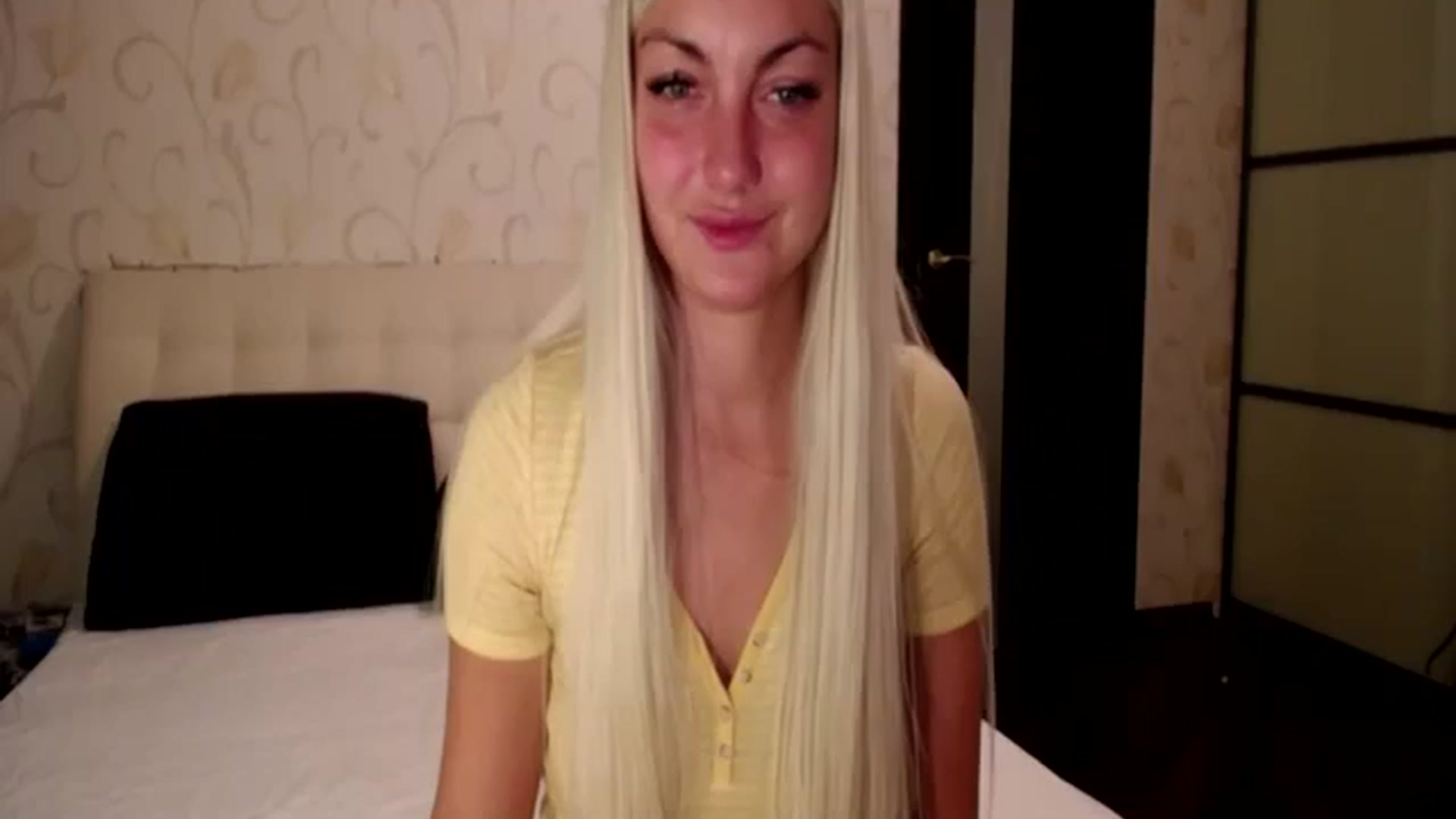 Gallery image thumbnail from AlissaMay's myfreecams stream on, 11/11/2023, 17:43 image 6 of 20