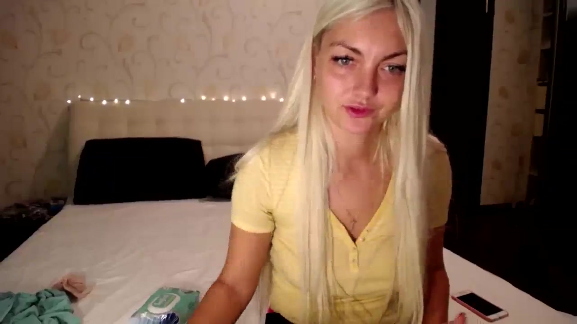 Gallery image thumbnail from AlissaMay's myfreecams stream on, 11/11/2023, 19:02 image 13 of 20