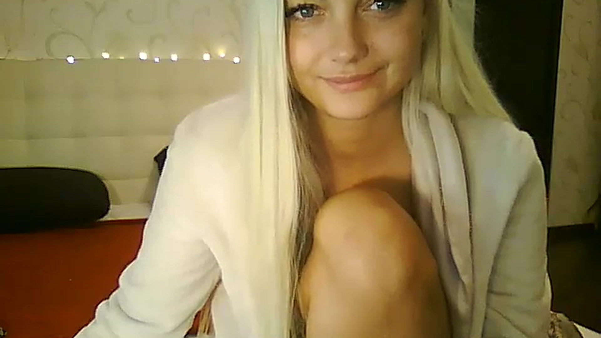 Gallery image thumbnail from AlissaMay's myfreecams stream on, 11/13/2023, 08:16 image 14 of 20