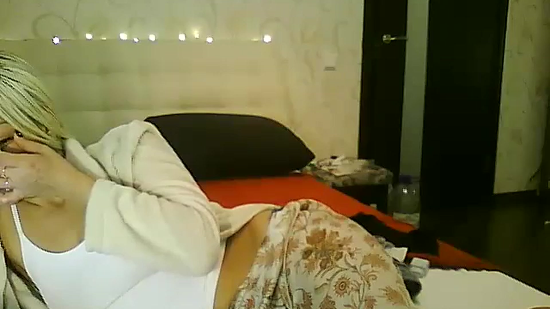 Gallery image thumbnail from AlissaMay's myfreecams stream on, 11/13/2023, 08:16 image 6 of 20
