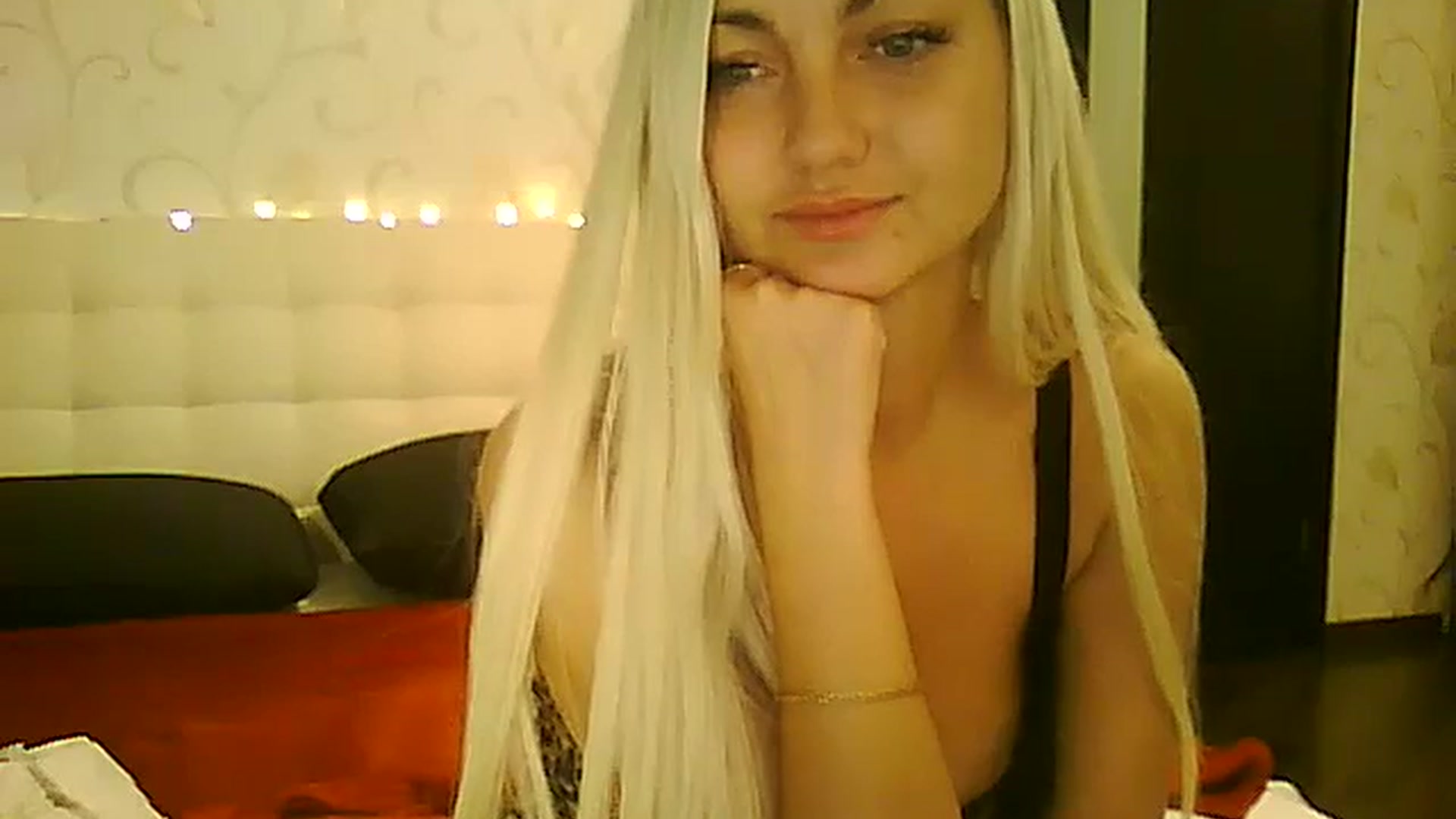 Gallery image thumbnail from AlissaMay's myfreecams stream on, 11/14/2023, 10:04 image 7 of 20