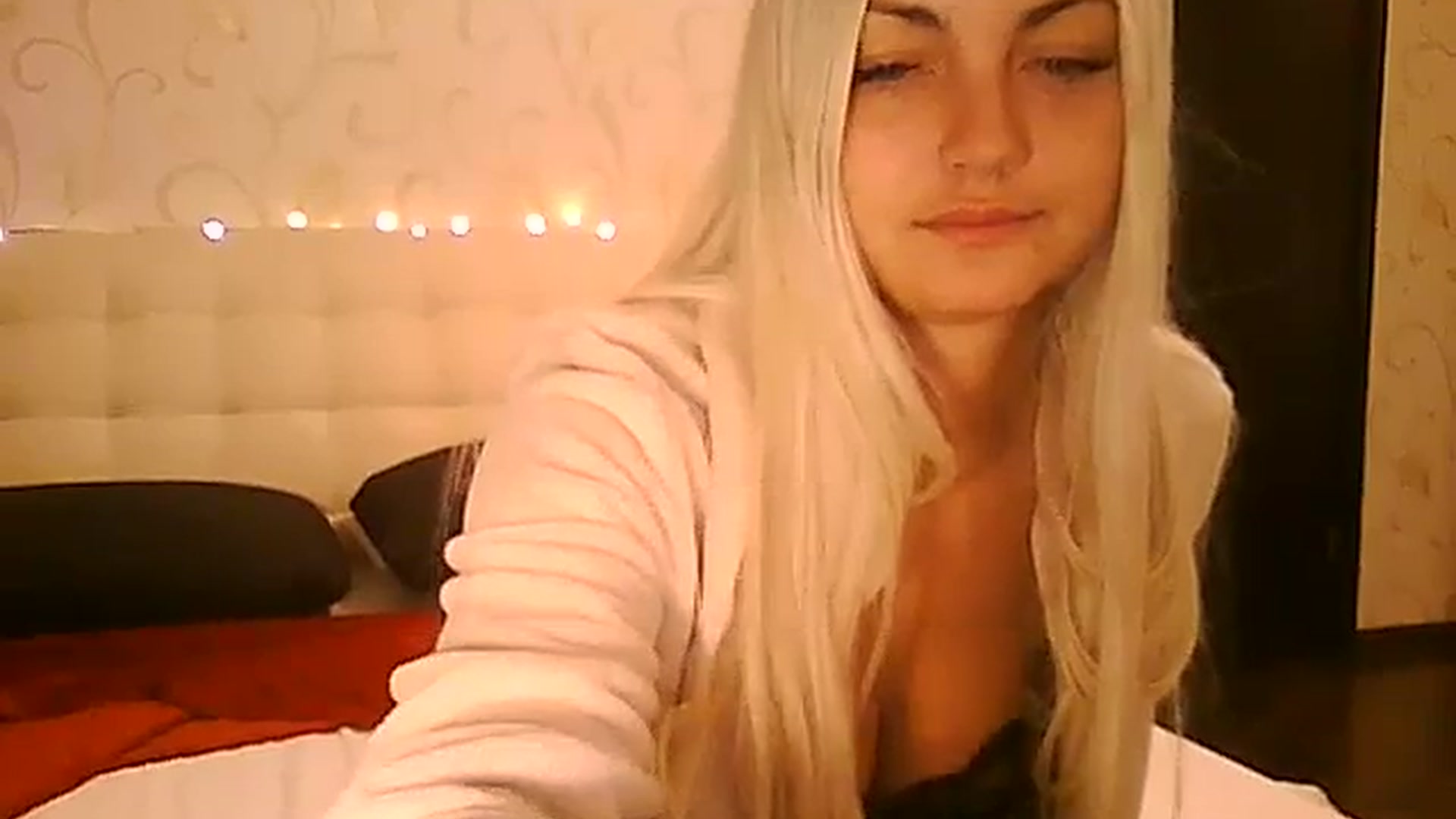 Gallery image thumbnail from AlissaMay's myfreecams stream on, 11/14/2023, 11:45 image 10 of 20