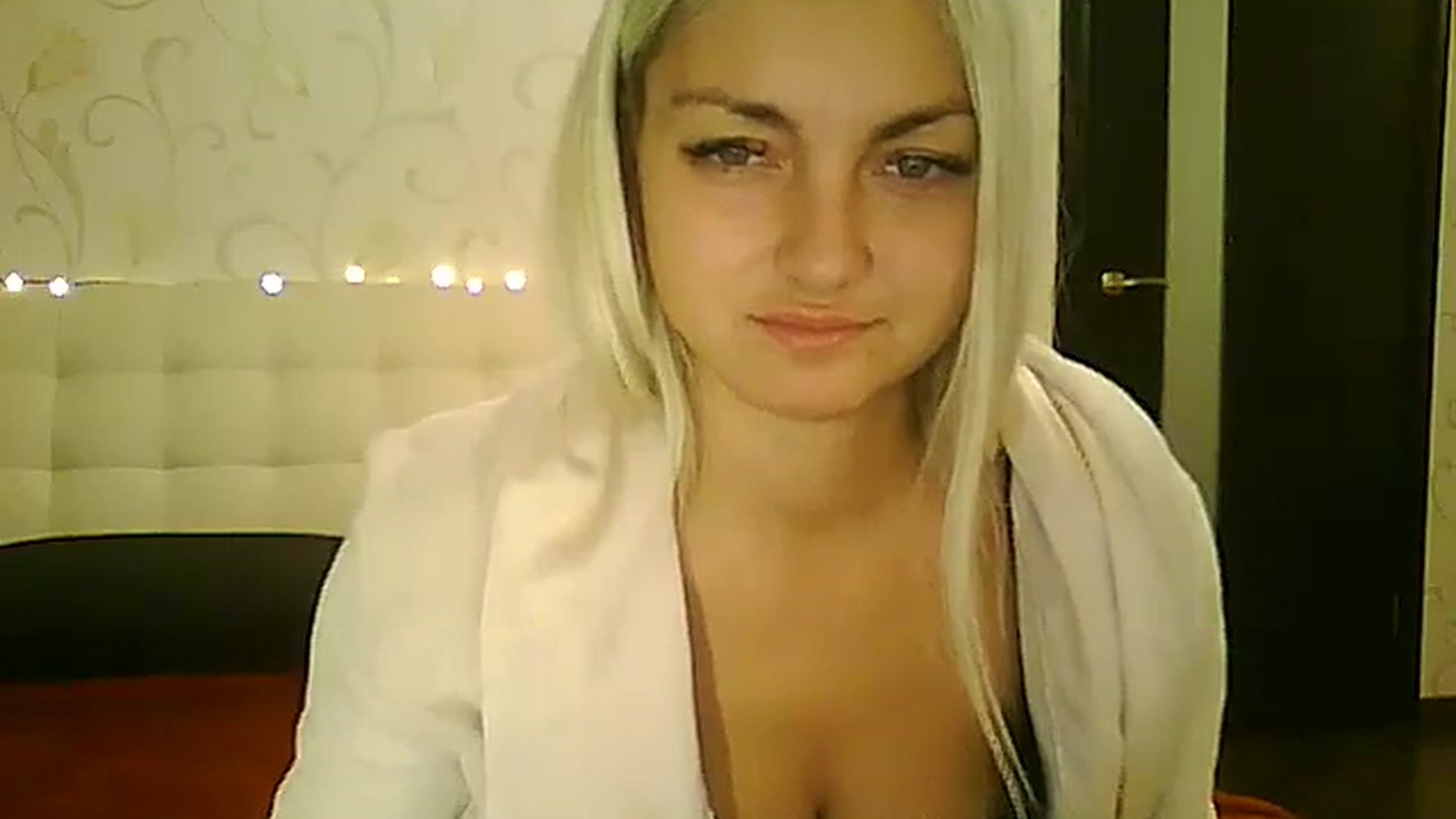 Gallery image thumbnail from AlissaMay's myfreecams stream on, 11/14/2023, 14:28 image 11 of 20