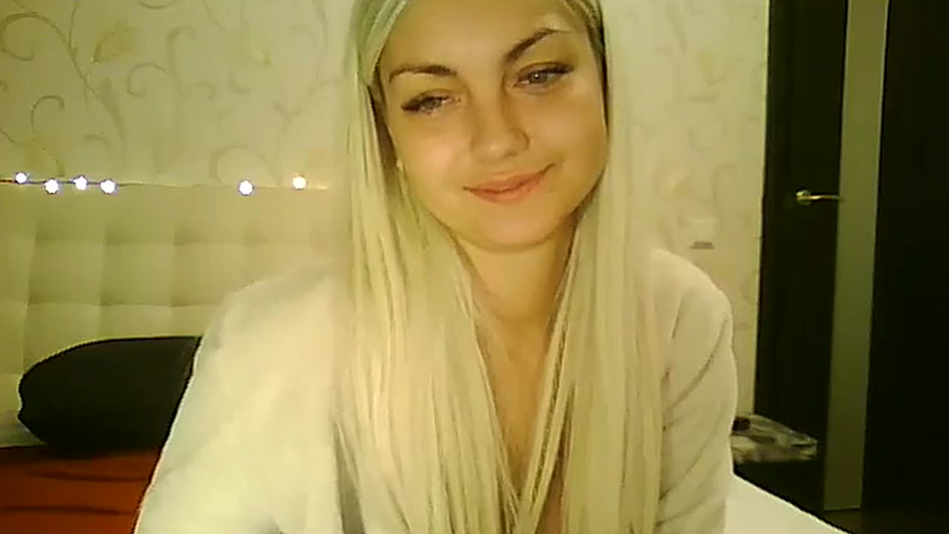 Gallery image thumbnail from AlissaMay's myfreecams stream on, 11/15/2023, 15:08 image 5 of 20