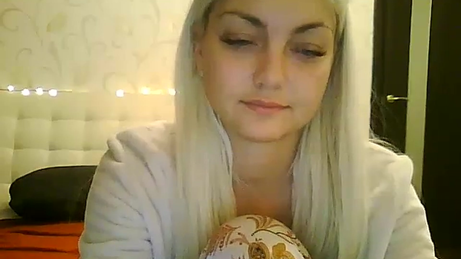 Gallery image thumbnail from AlissaMay's myfreecams stream on, 11/15/2023, 15:08 image 2 of 20