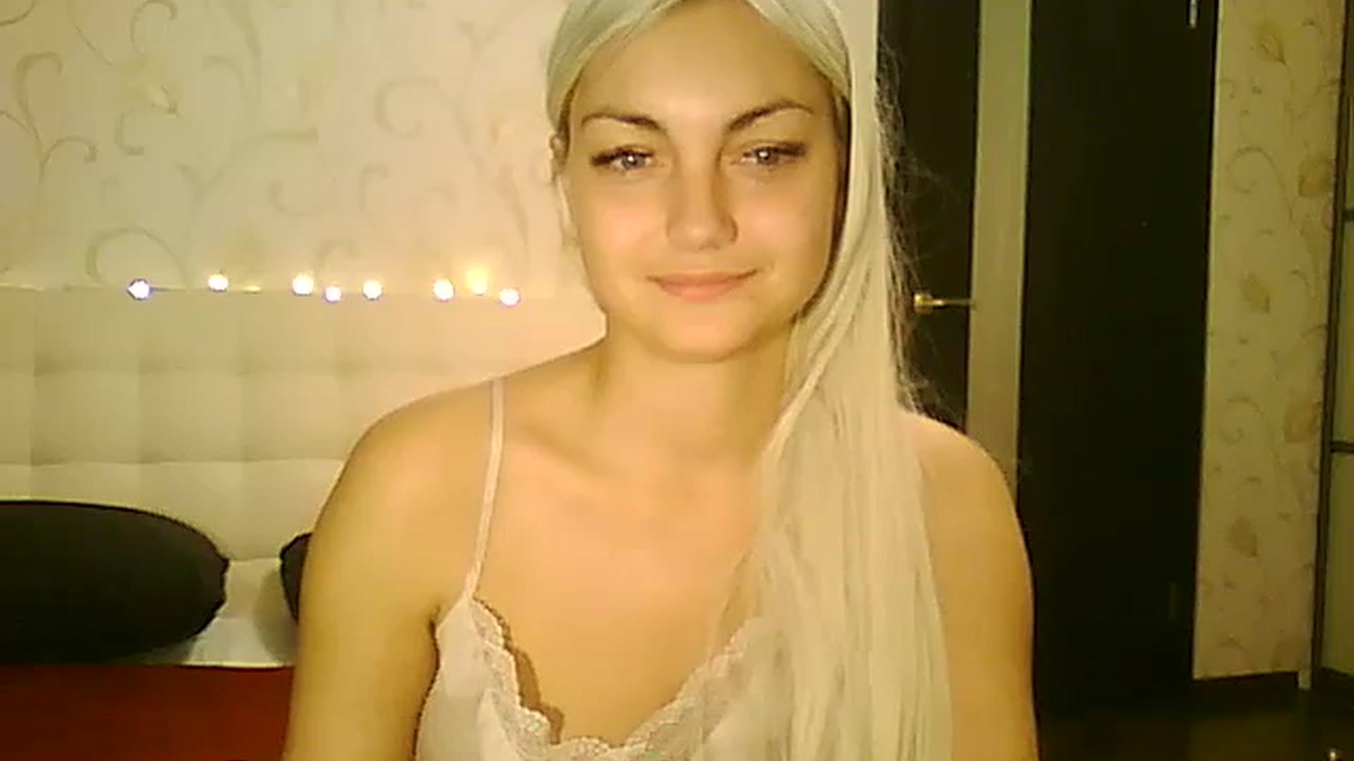 Gallery image thumbnail from AlissaMay's myfreecams stream on, 11/16/2023, 08:39 image 3 of 20