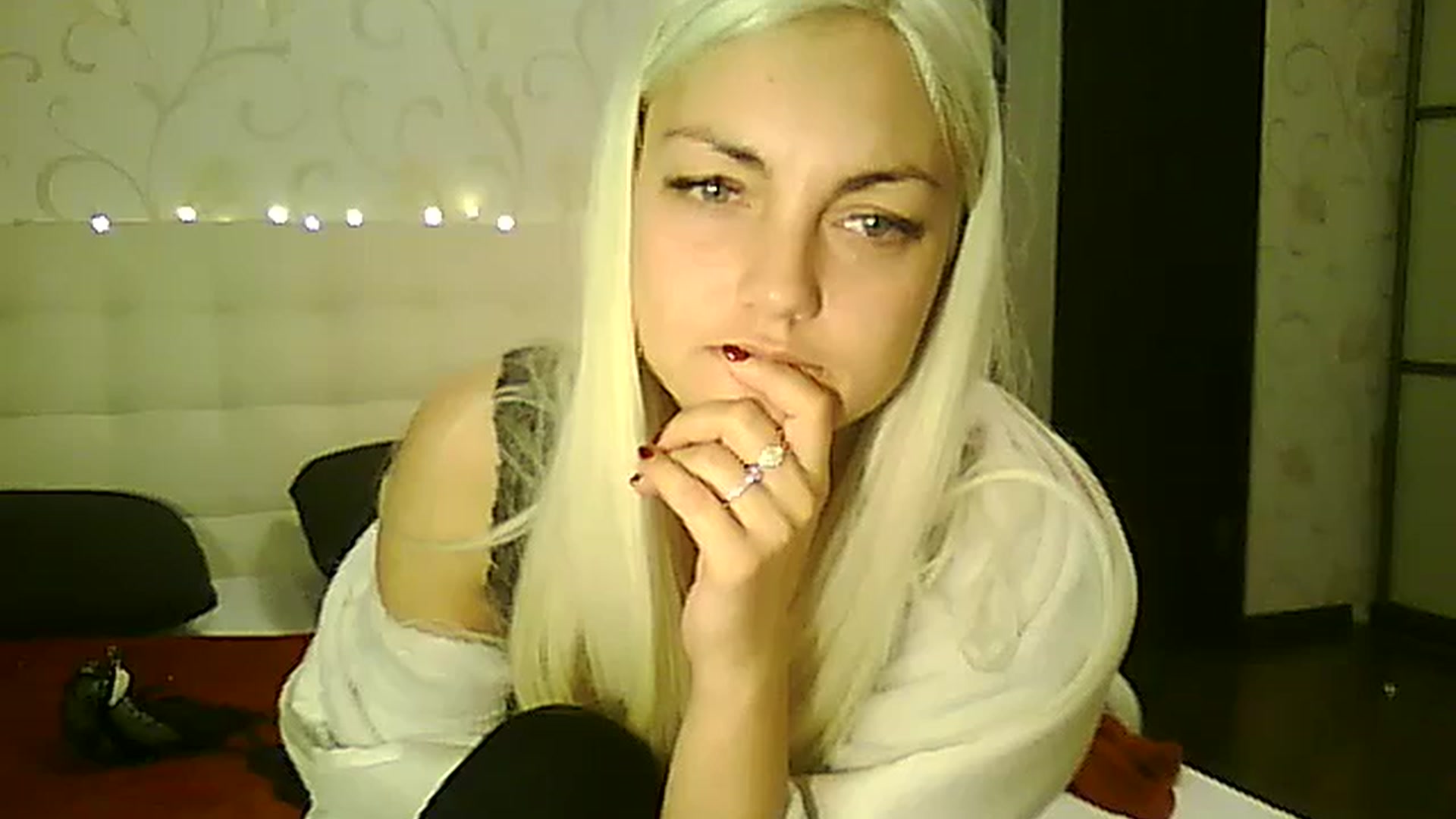 Gallery image thumbnail from AlissaMay's myfreecams stream on, 11/17/2023, 14:31 image 15 of 20