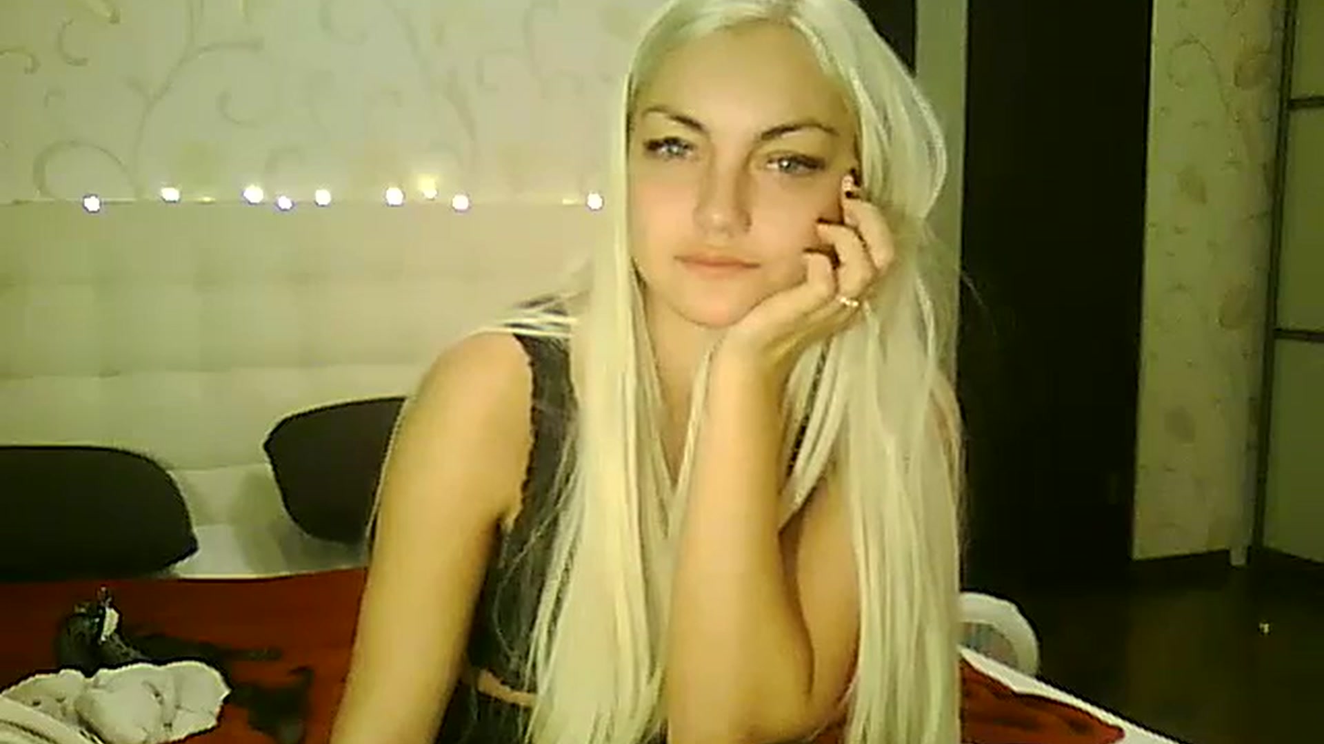 Gallery image thumbnail from AlissaMay's myfreecams stream on, 11/17/2023, 14:31 image 5 of 20