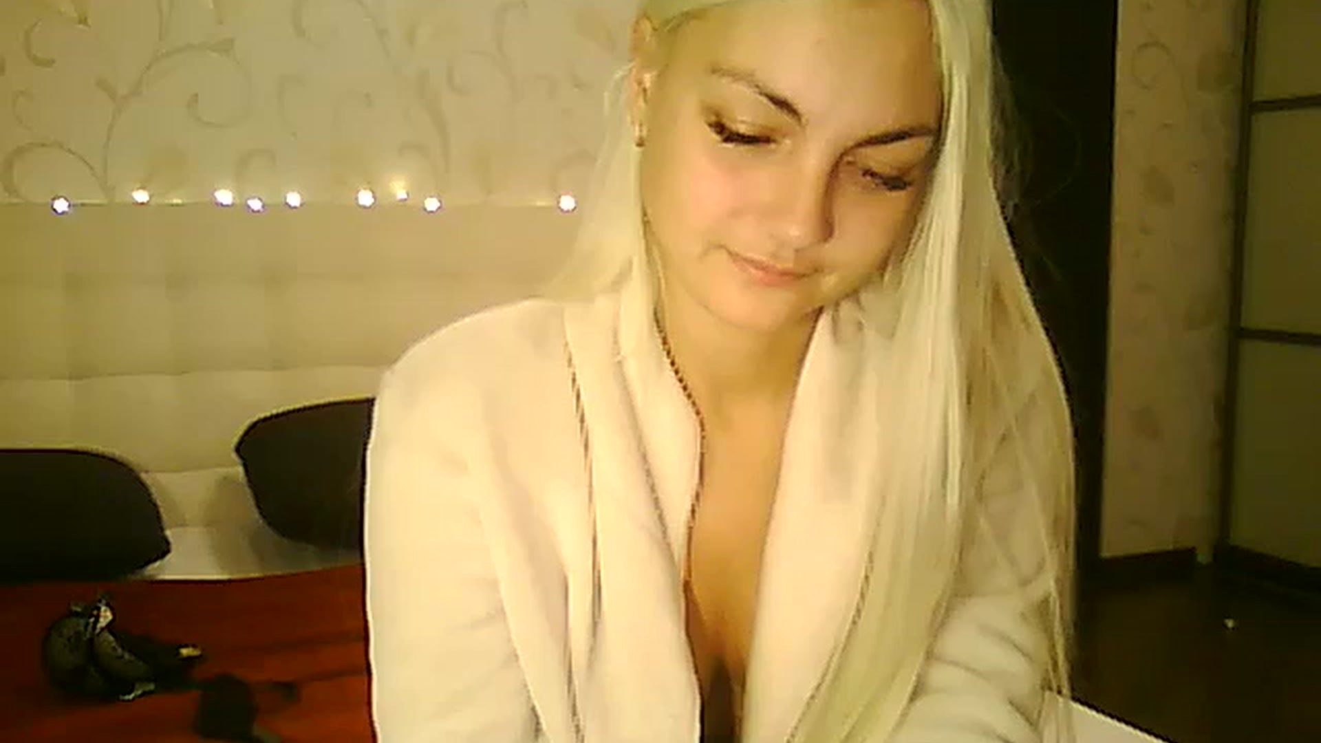 Gallery image thumbnail from AlissaMay's myfreecams stream on, 11/17/2023, 14:58 image 15 of 20